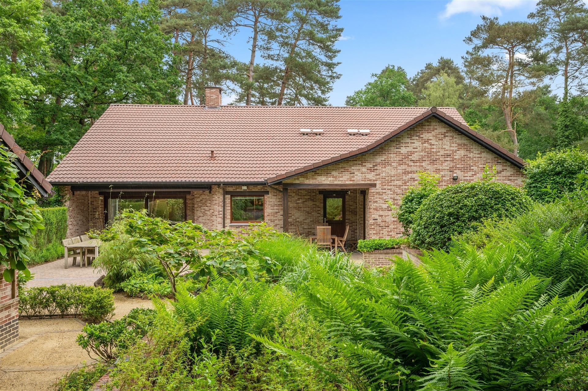 Prachtige villa met een mooie en zeer goed onderhouden tuin foto 46