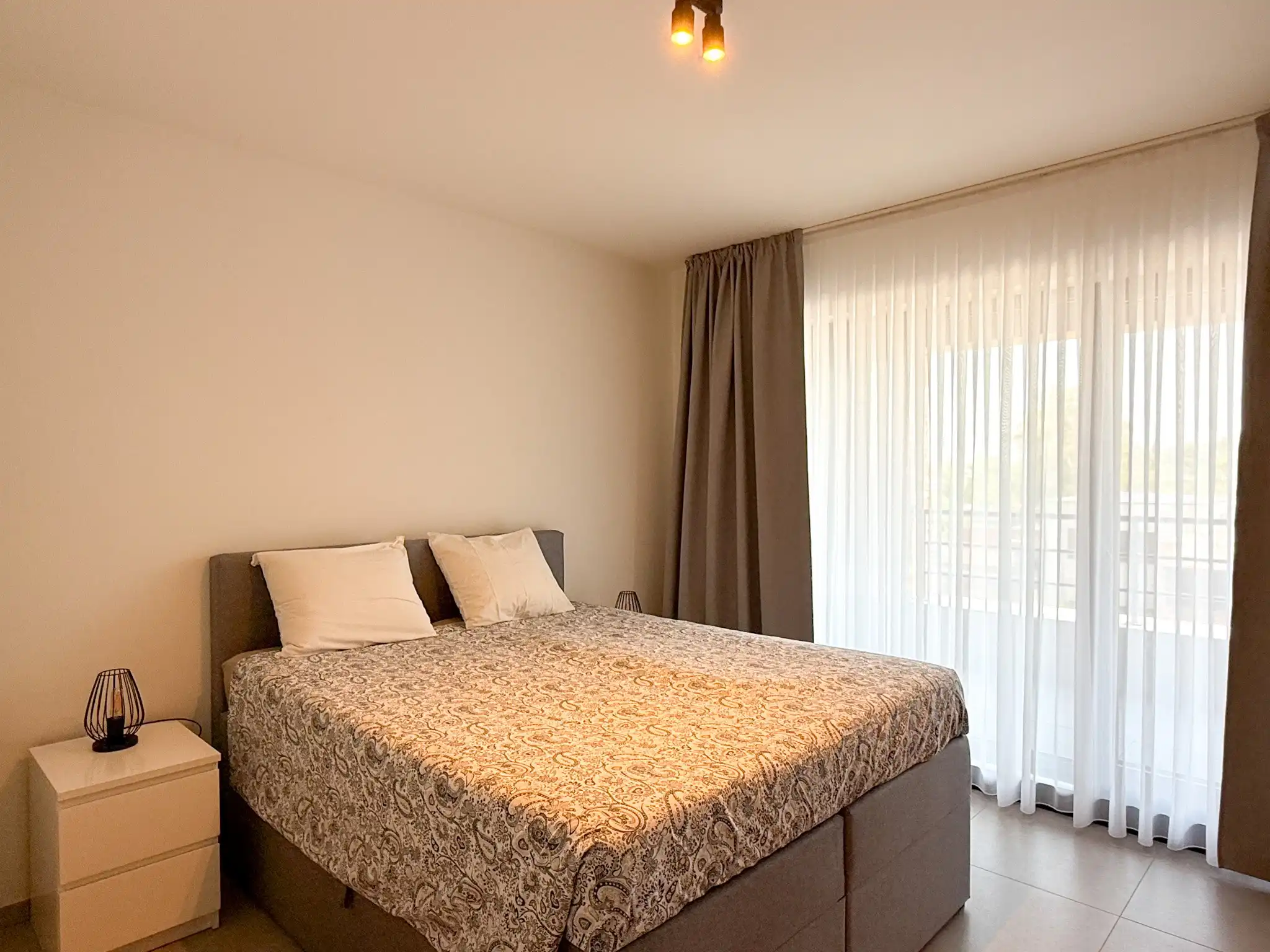 Ruim  nieuwbouwappartement van 113m² met twee slaapkamers , terras en autostaanplaats foto 15