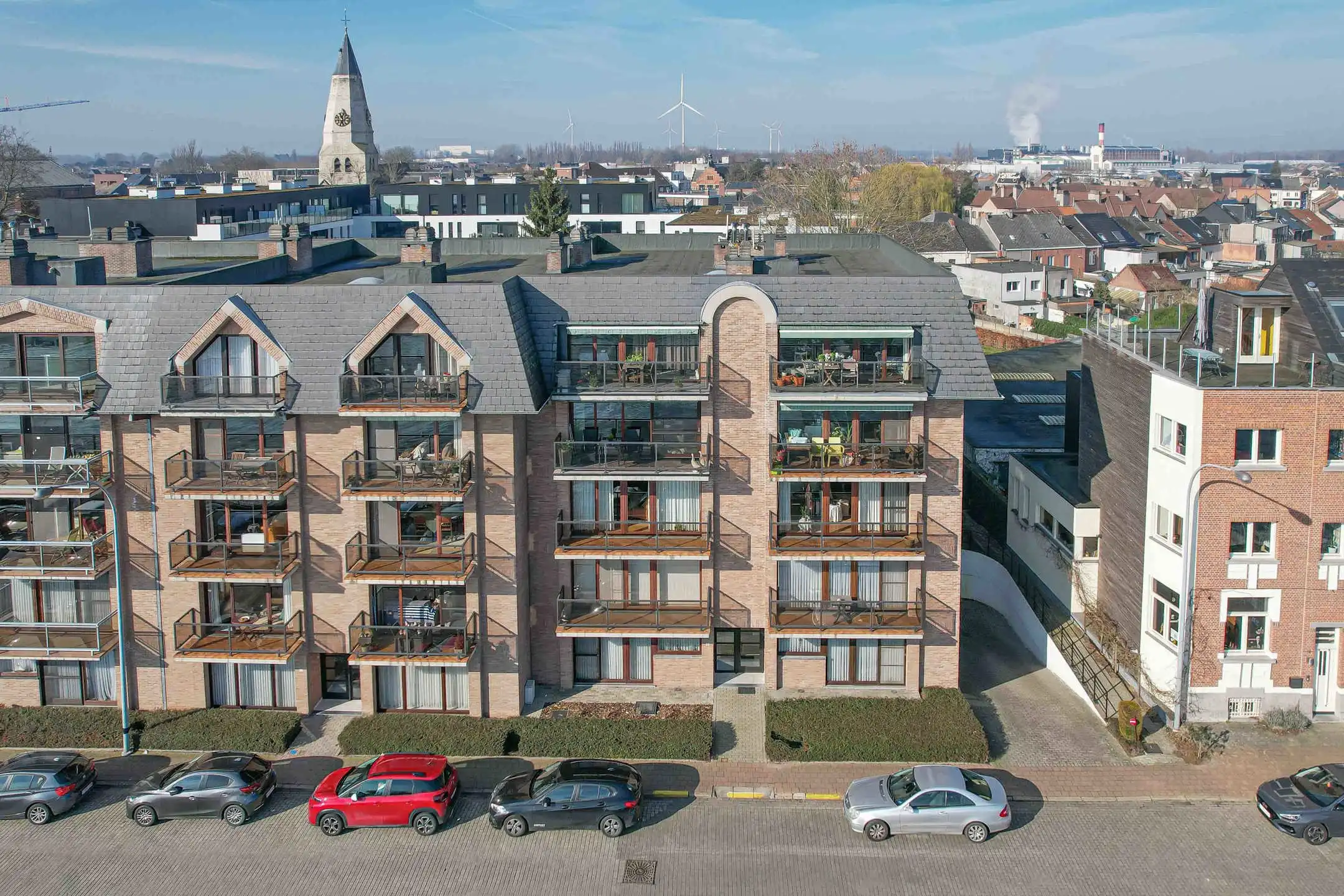 Lichtrijk appartement met terras en zicht op het water foto 24