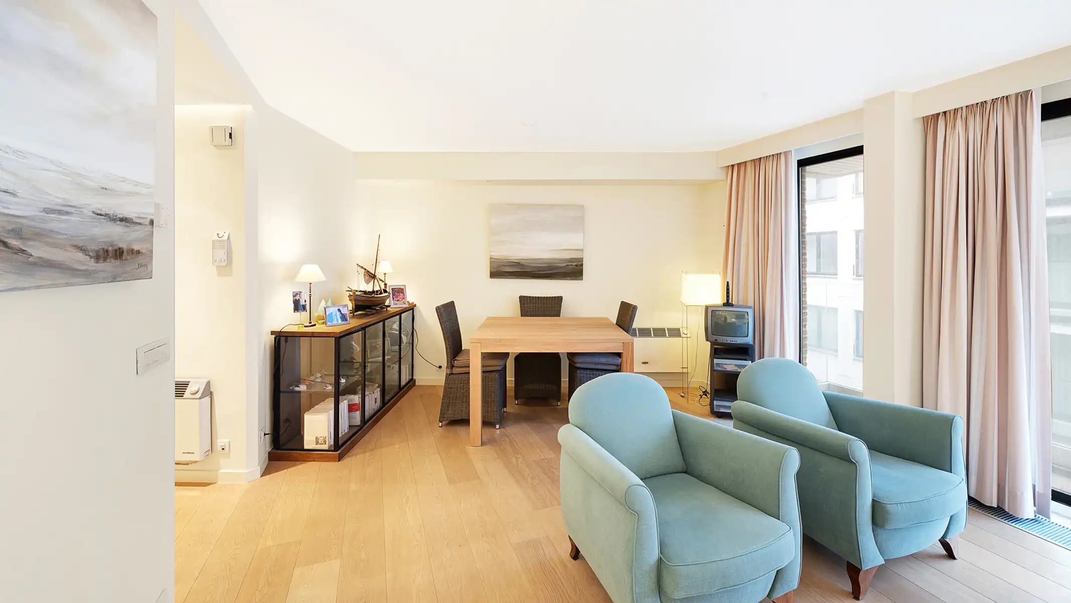 appartement in het Zoute met breed zijdelings zeezicht foto 9