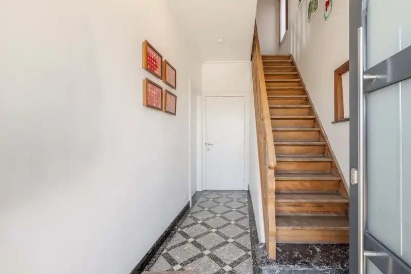 🏡 Charmante gezinswoning met zonnige tuin en polyvalent bijgebouw in Sint-Eloois-Vijve 🌿 foto 2