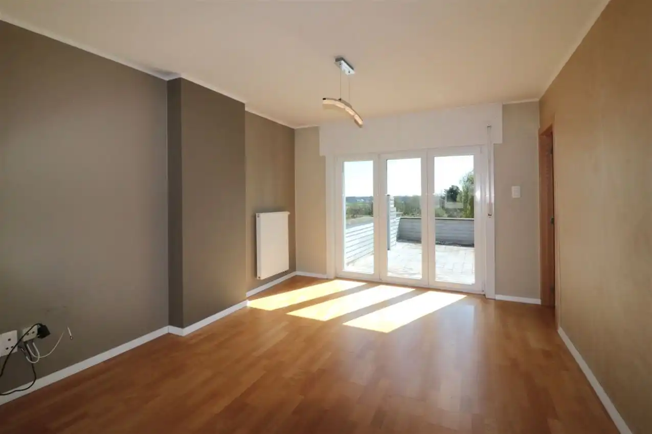 Handelswoonst met volledig uitgeruste frituur en appartement foto 17