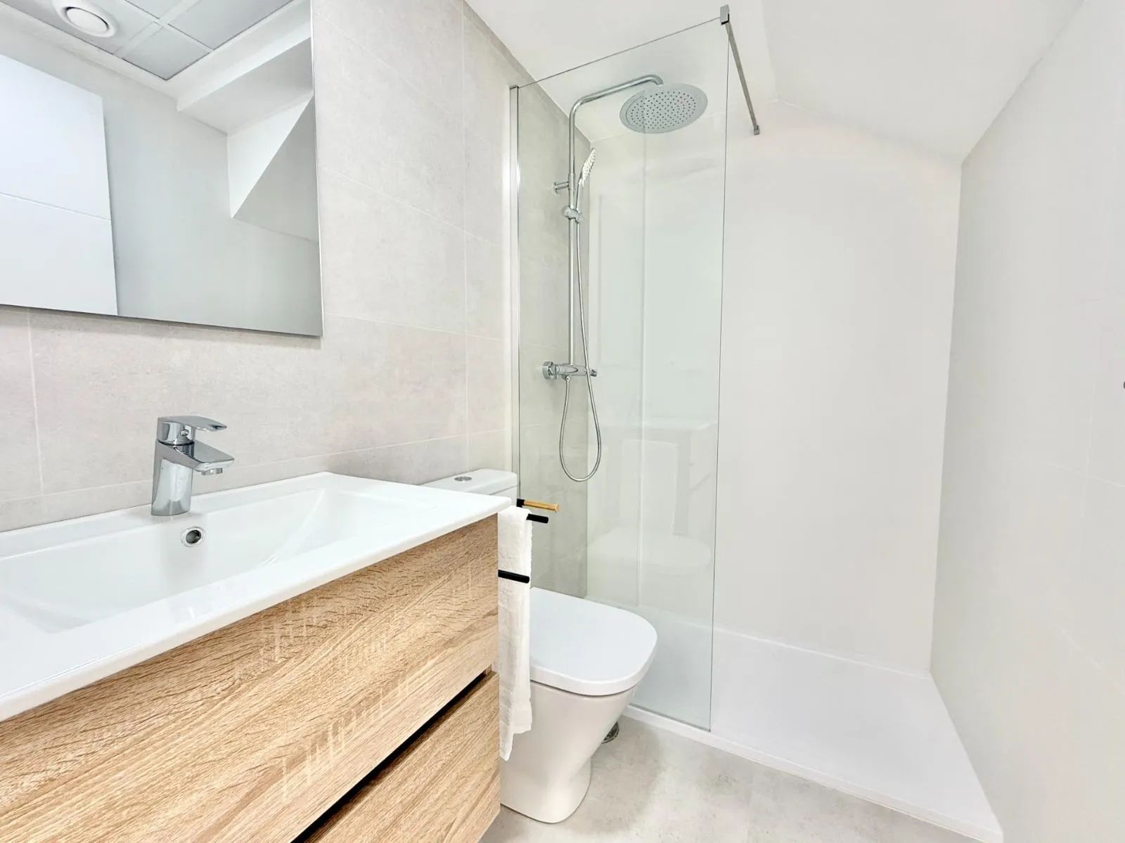 Wonen met stijl onder de Spaanse zon – moderne nieuwbouwwoningen in het hart van de Costa Blanca foto 9