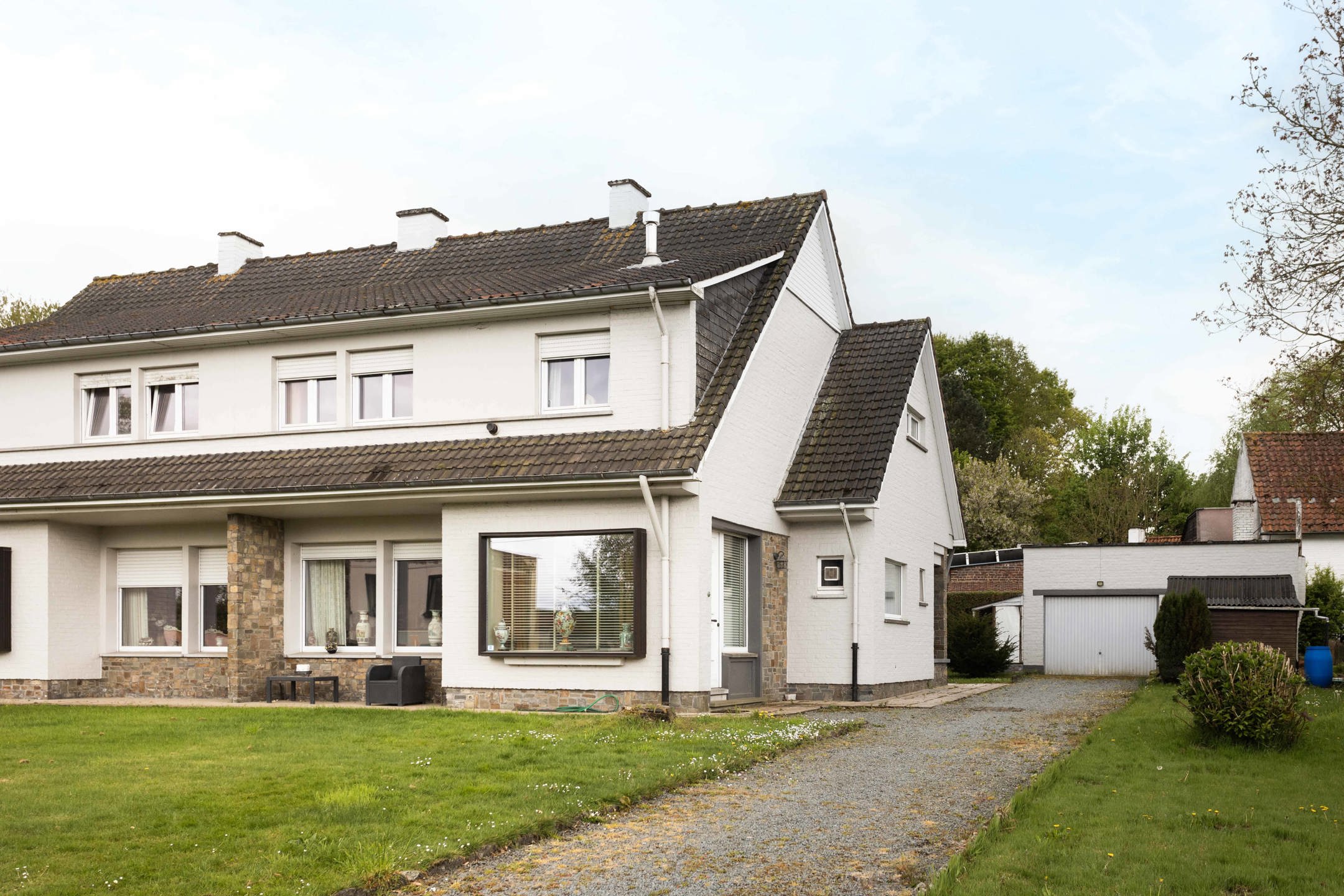 Te renoveren HOB met tuin en parkeergelegenheid in het groen foto 2