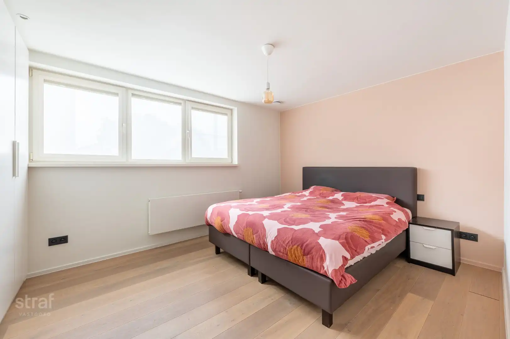 Bijna-nieuwbouwwoning met 4 slpks in hartje Zwijndrecht foto 13