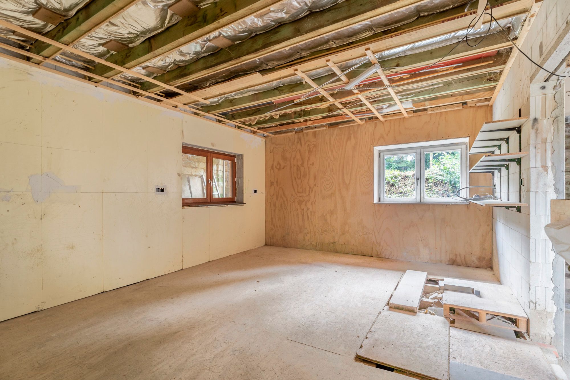 Deels Gerenoveerde Dorpshoeve met Veel Mogelijkheden foto 15