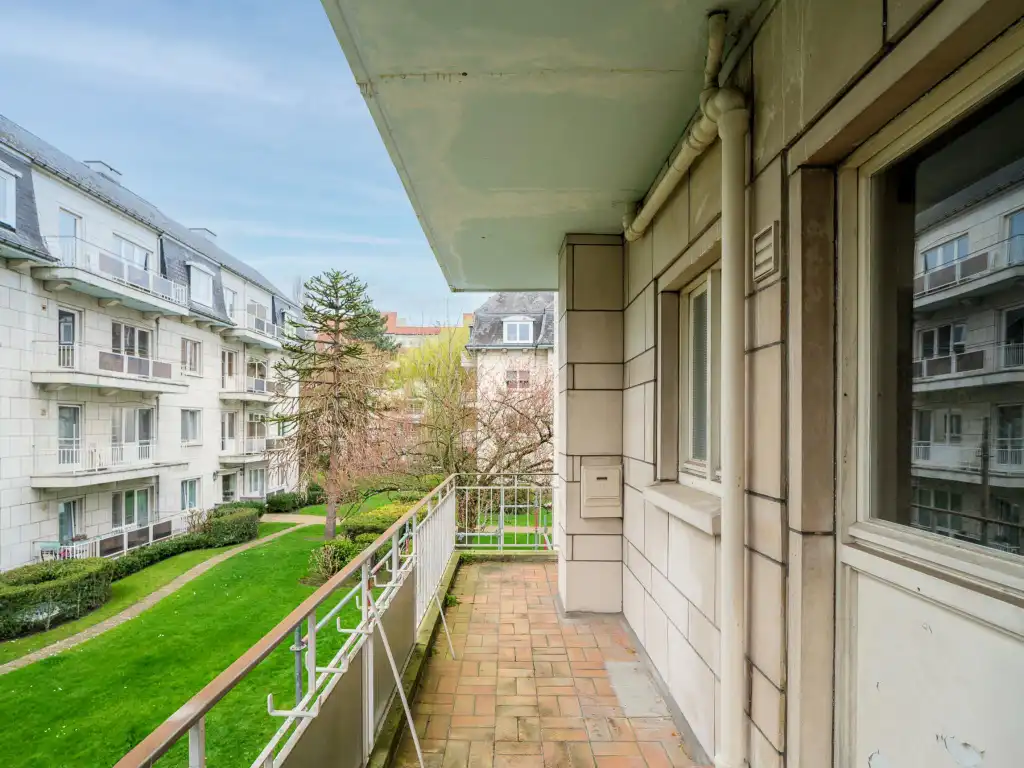 Hoekappartement met veel potentieel in residentie ‘Carlton’ nabij Gent foto 8