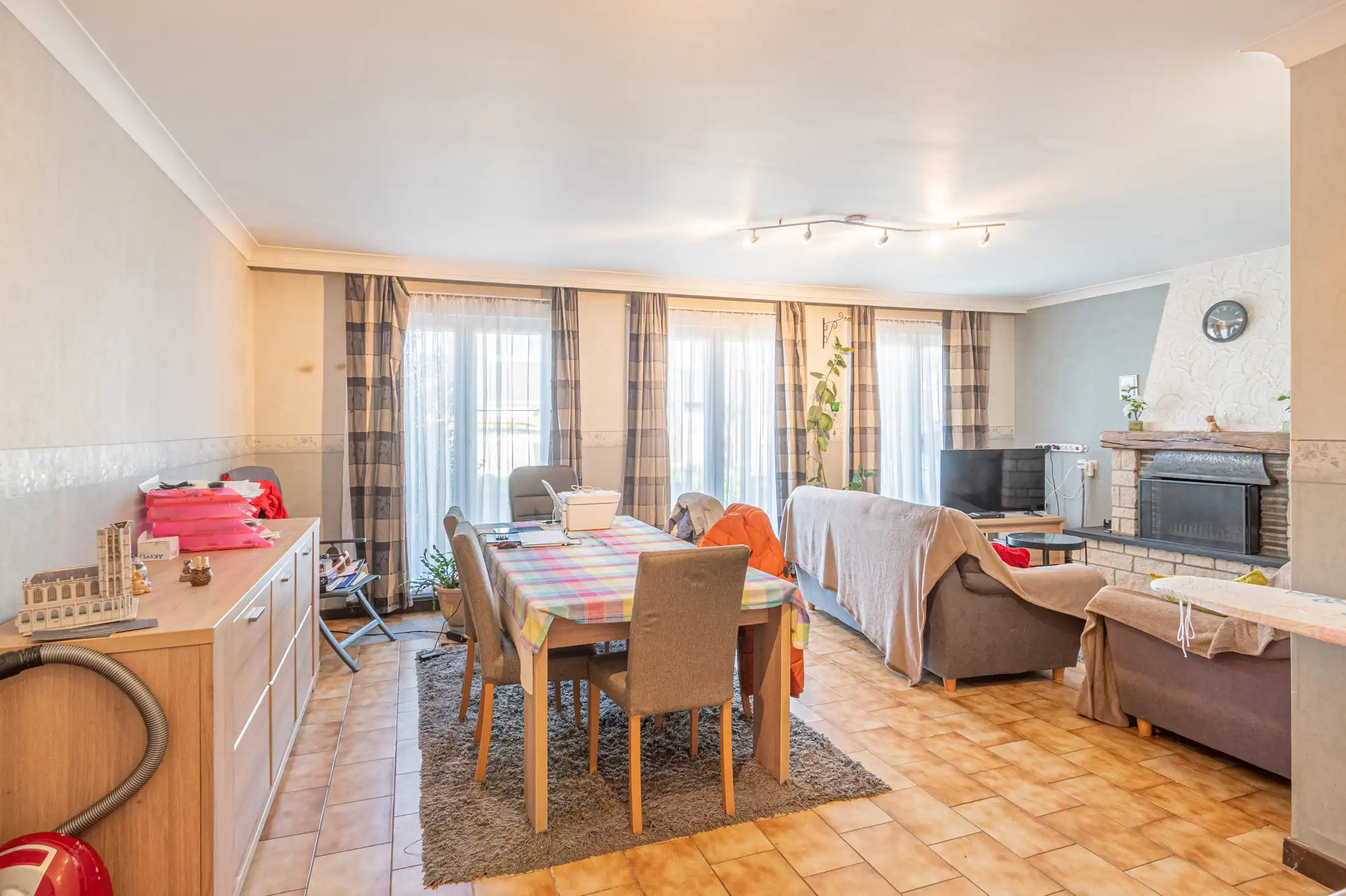 Gezellige halfopen bebouwing met garage en knusse tuin foto 3