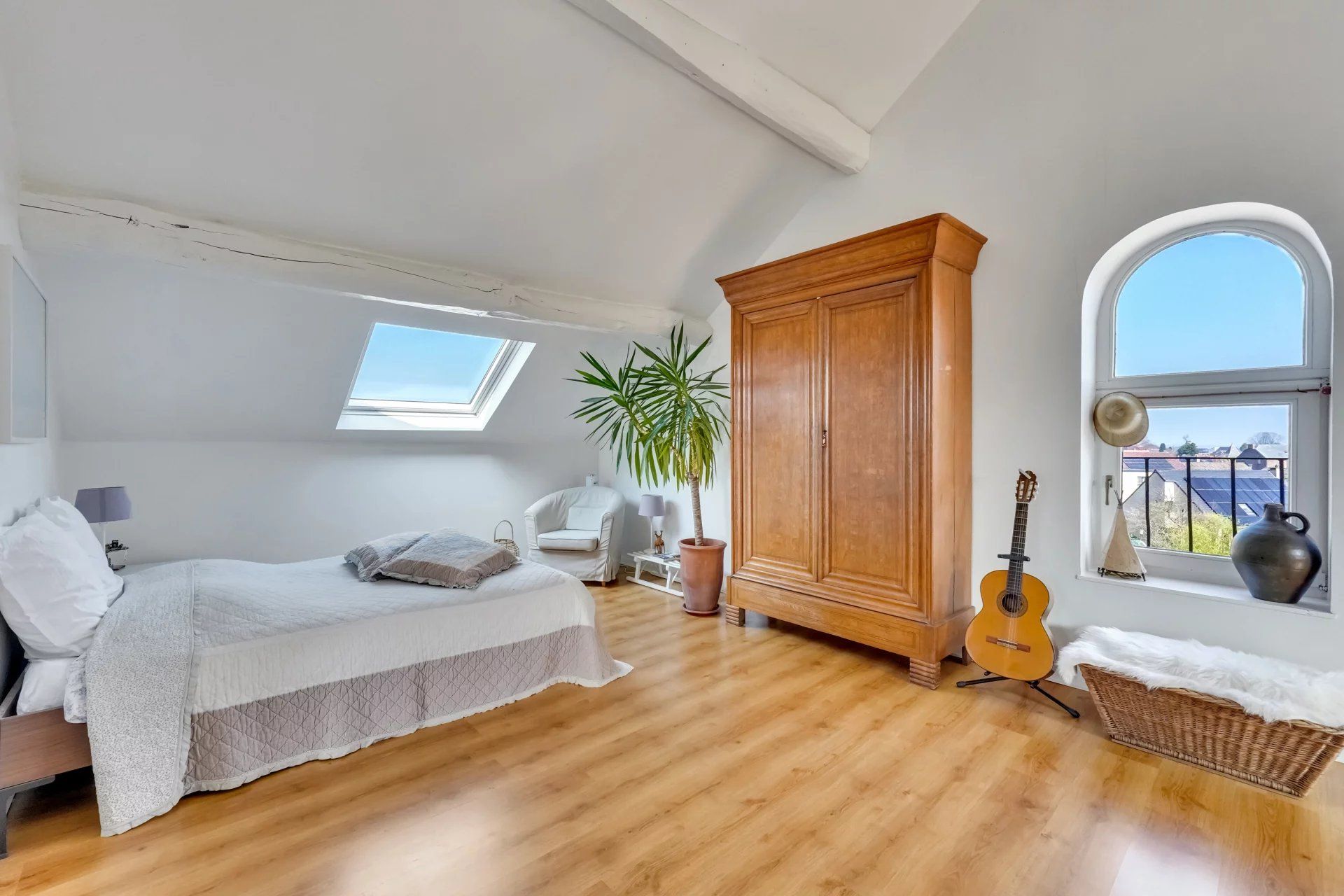 Karaktervolle woning met zwembad en ingerichte leefzolder foto 23