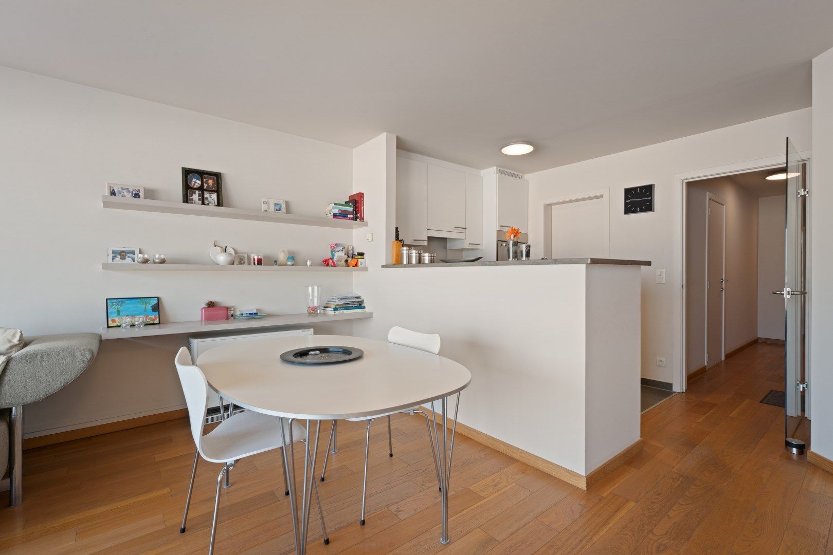 stijlvol gerenoveerd appartement met 2 slaapkamer foto 5
