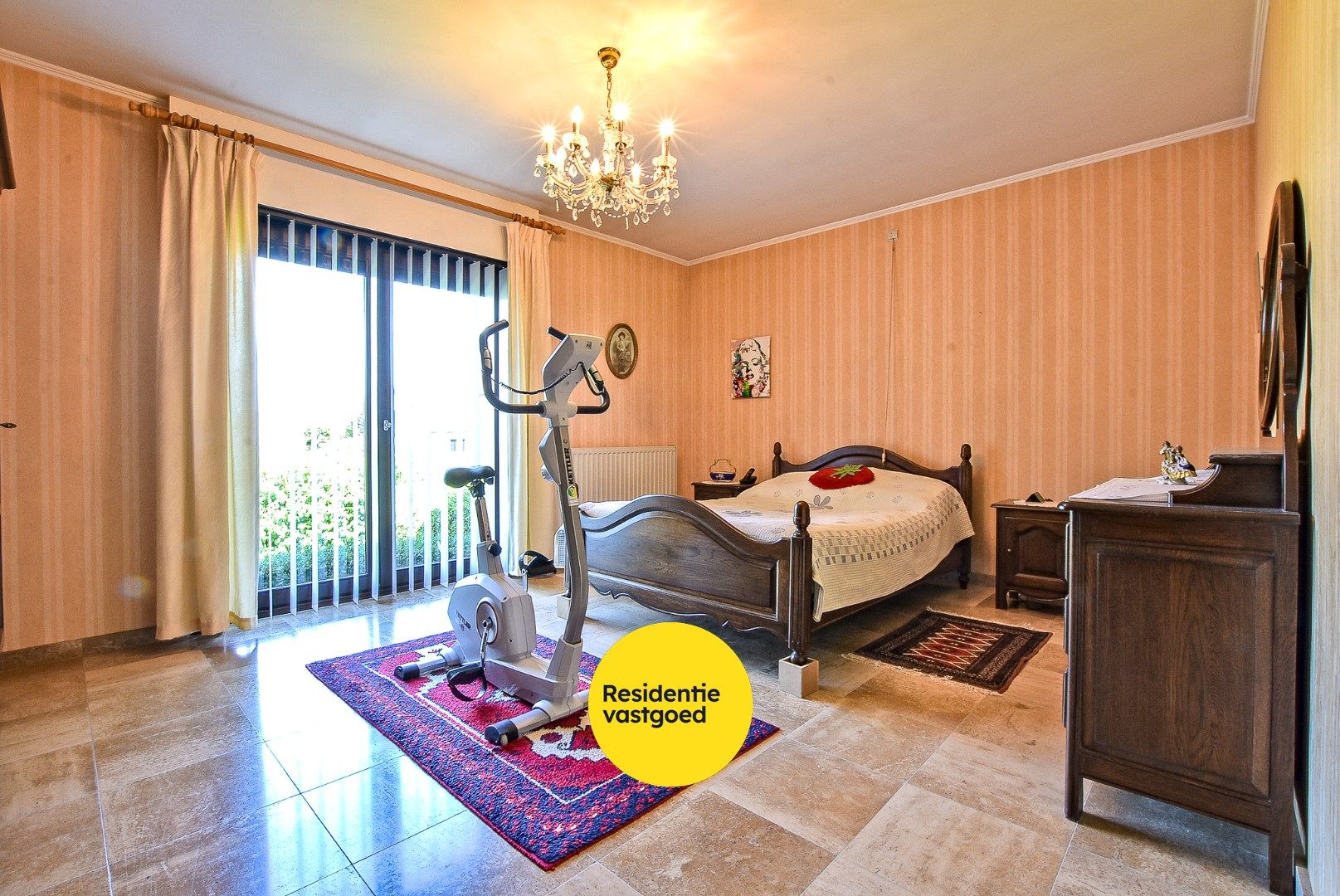 Ruime alleenstaande woning met grote tuin nabij centrum Diksmuide op 1681 m². foto 12