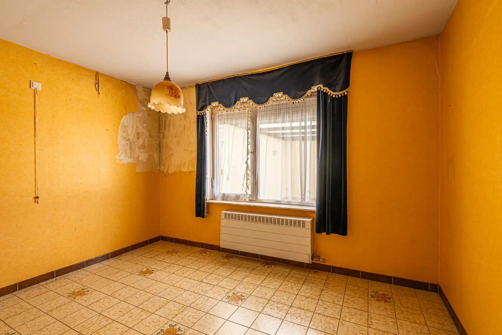 Woning met grote garage, tuin, 2 slaapkamers en ruime zolder in Dadizele-centrum foto 9
