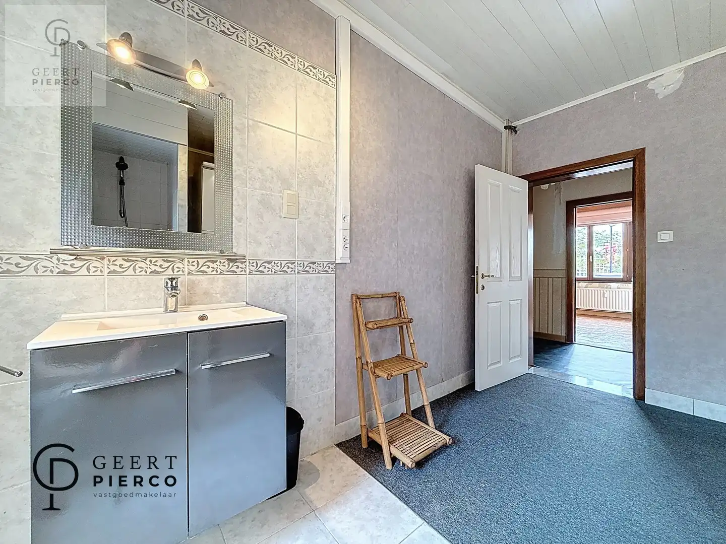 Gezellige studio op toplocatie, vlak bij het station foto 9