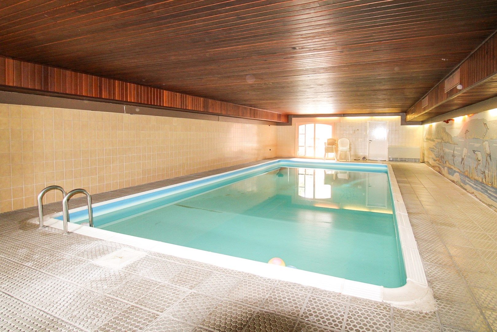Luxe, ruimte en ontspanning onder één dak – exclusieve villa met zwembad en tennisveld te koop in Beveren! foto 30