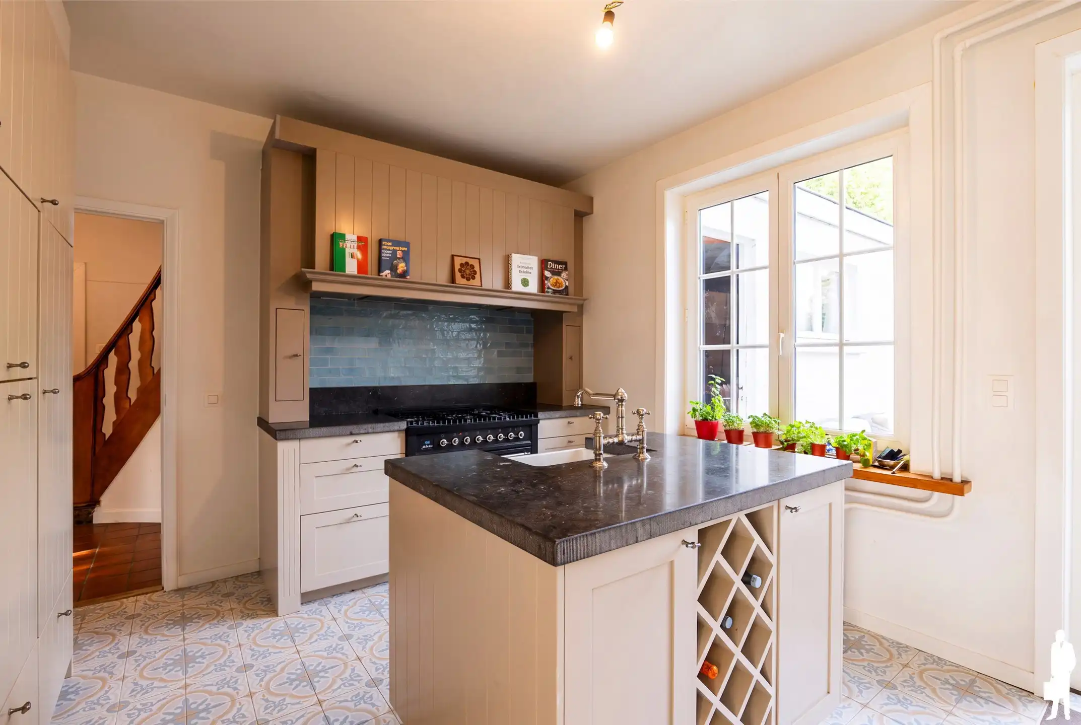 Karaktervolle gerenoveerde woning met 3 slaapkamers foto 2