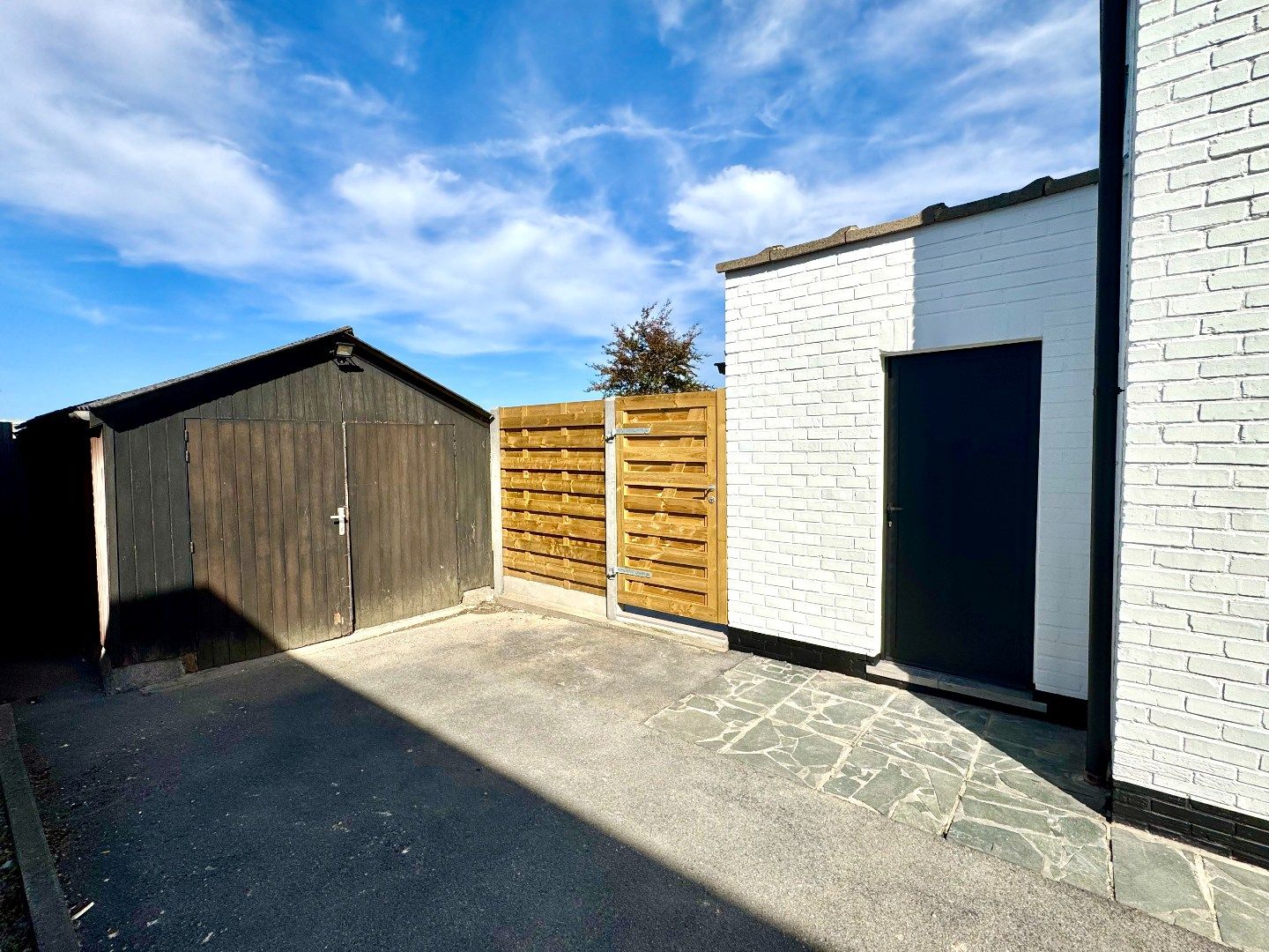 GERENOVEERDE WONING MET 3 SLPKS, TUIN EN GARAGE foto 5
