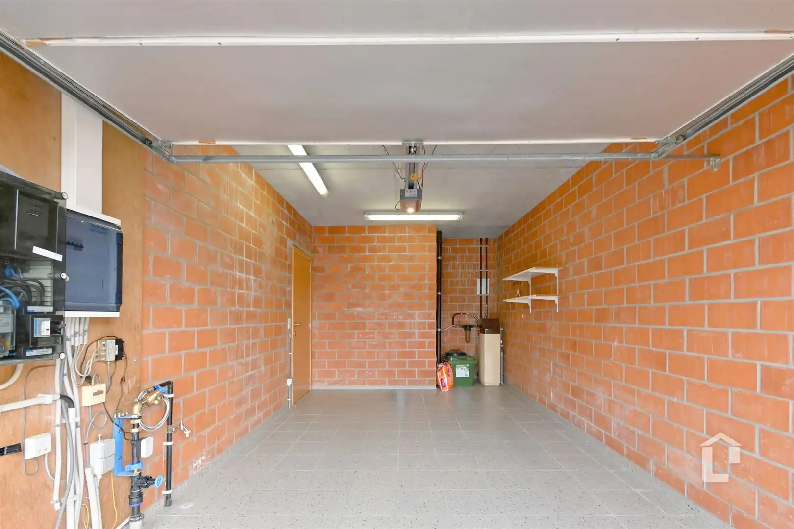 Investeringspand bestaand uit 2 ruime instapklare appartementen foto 4