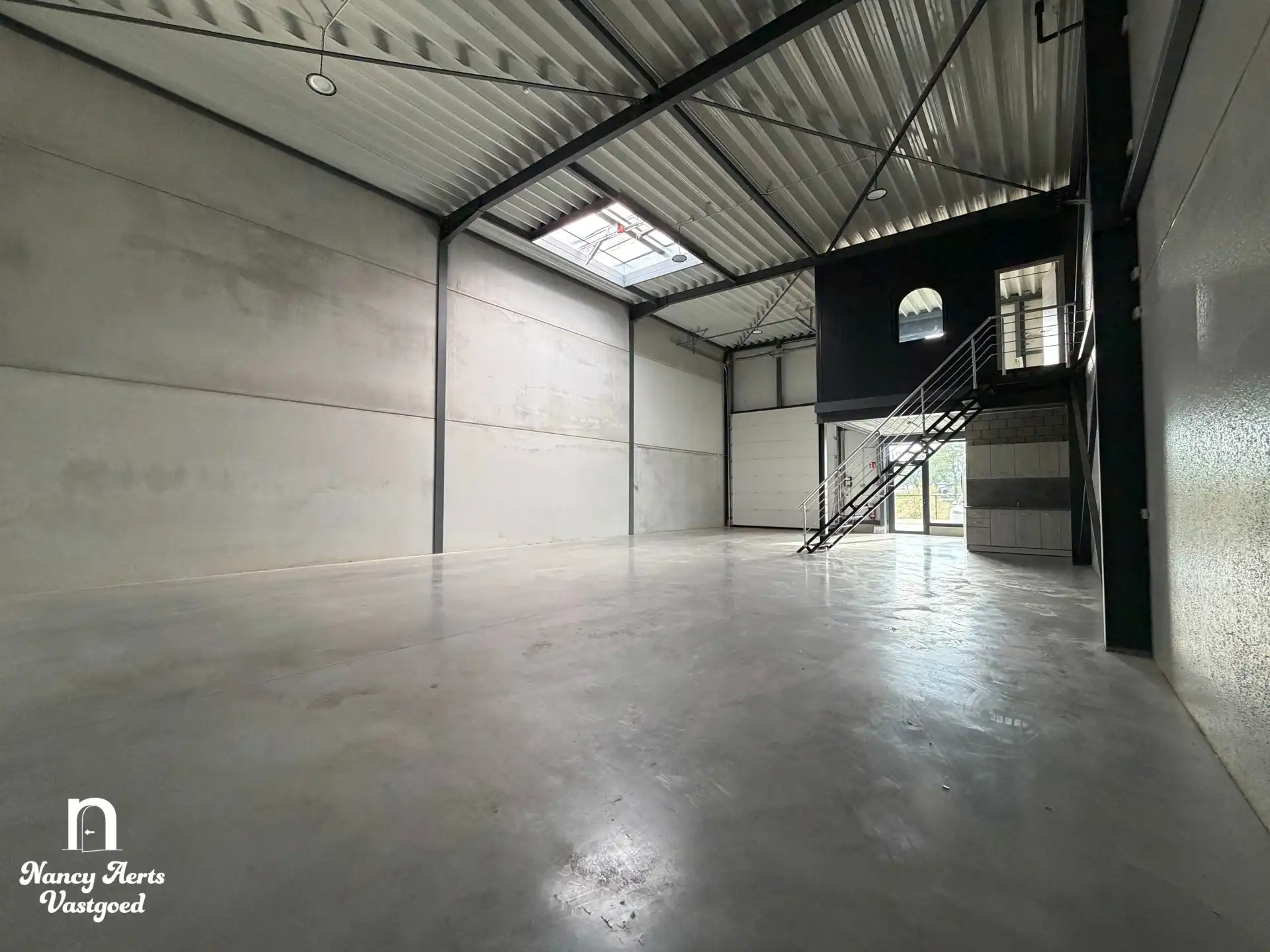 Instapklare KMO-unit van 180m² met kantoorruimte in Beringen foto 6