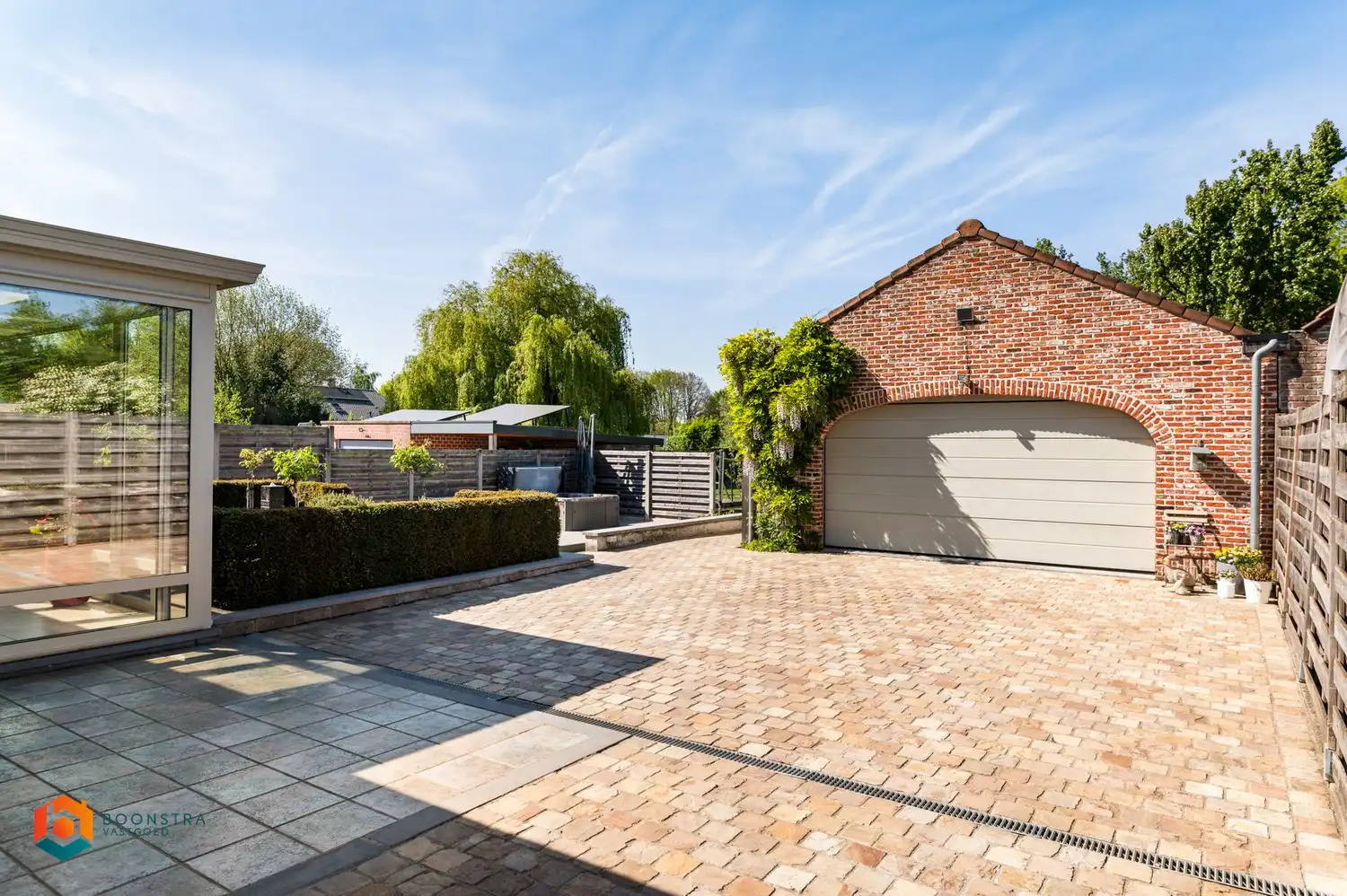 Gelijkvloerse woning met 3 slpkrs en prachtige tuin foto 15