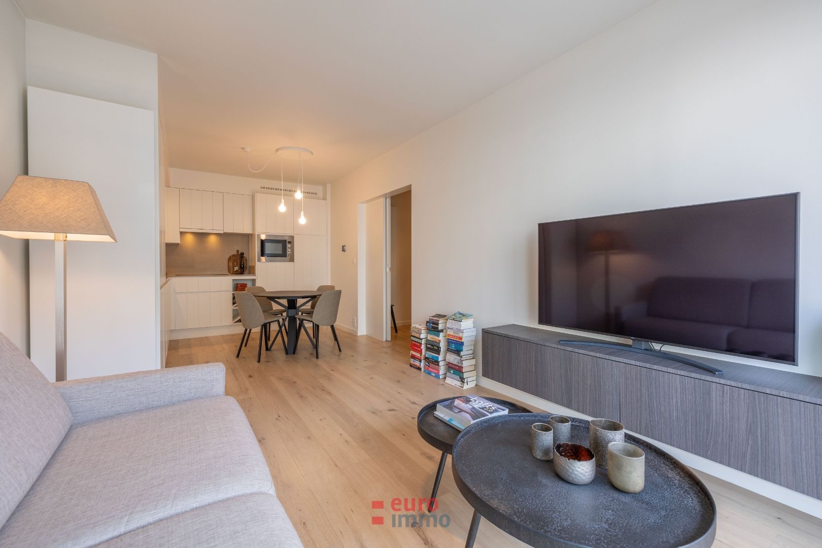 Uitermate knap gerenoveerd appartement in Nieuwpoort! foto {{pictureIndex}}