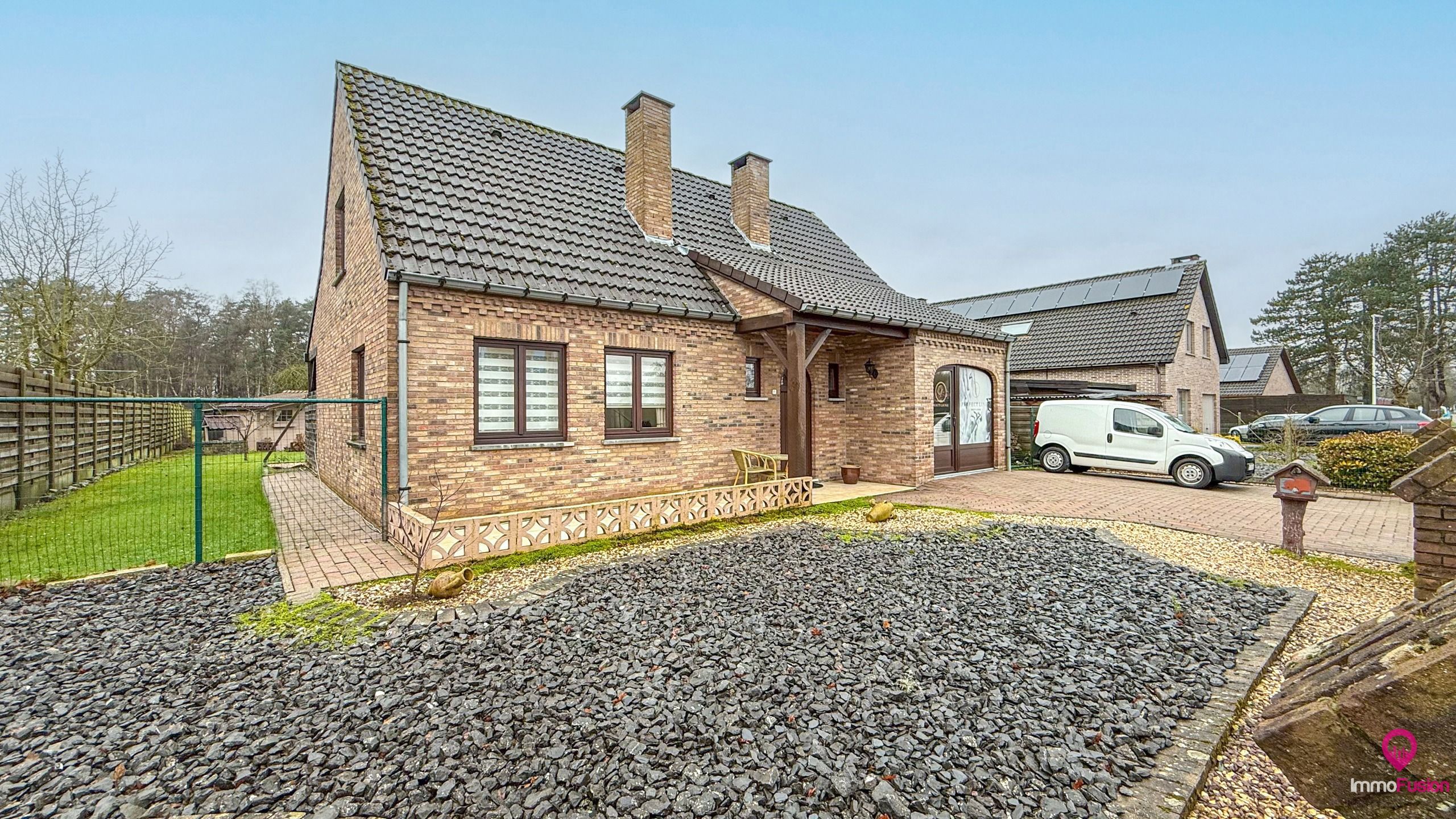 Gezellige woning met 3 slaapkamers en prachtige tuin! foto 32