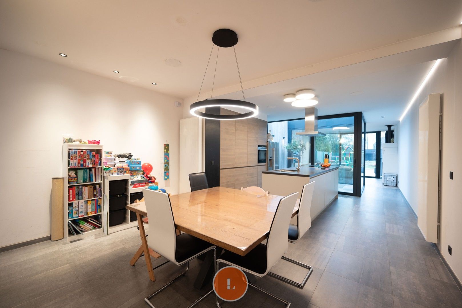 Gerenoveerde woning met loods (100m²) te koop in Menen foto 3