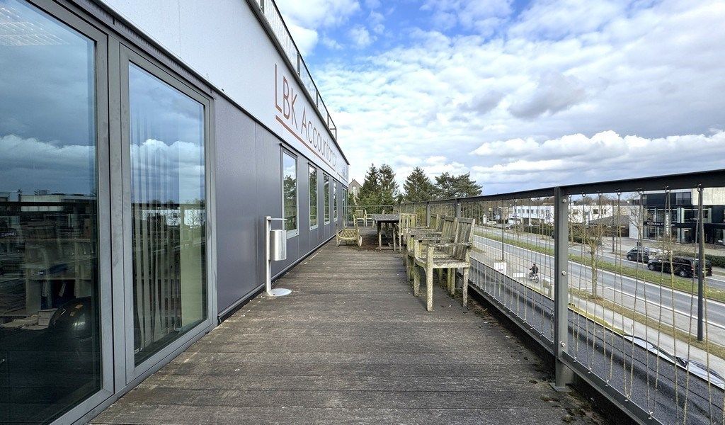 Ingedeelde kantoorruimte met visibiliteit te huur in Sint-Martens-Latem foto 20