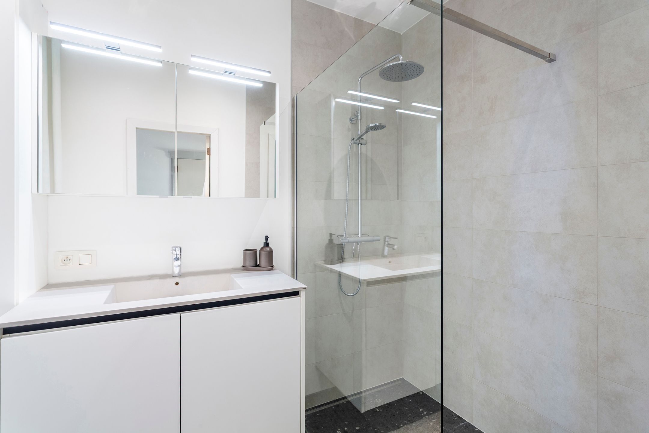 Lichtrijk appartement ca 88 m² op het Zuid met waterzicht  foto 14