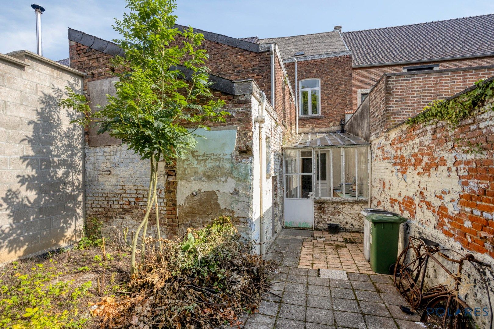 Goed gelegen, te renoveren rijwoning in centrum Hoegaarden foto 24