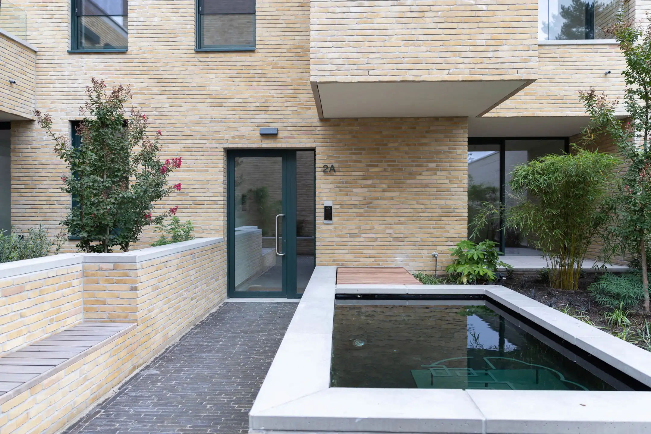 BRASSCHAAT - Modernistische, groene oase in hartje Brasschaat foto 7