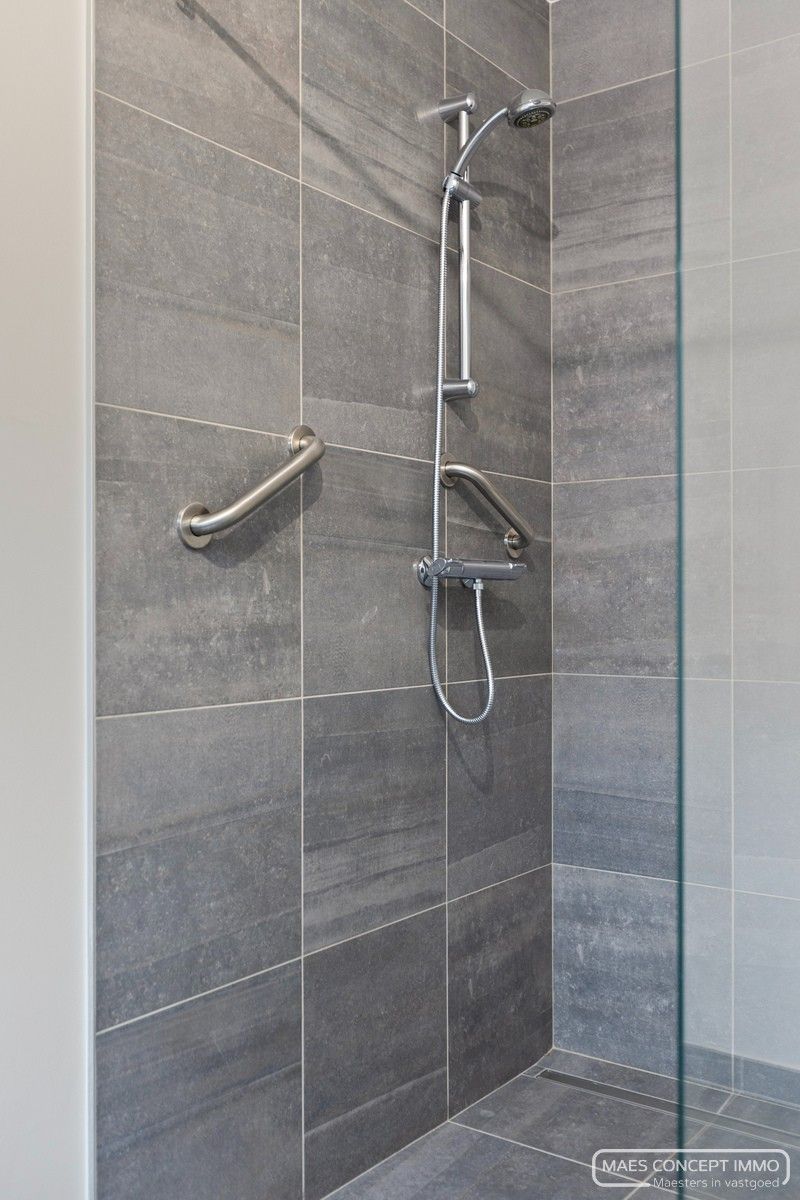 Ruim gelijkvloers 2-slaapkamerappartement in Jabbeke foto 12