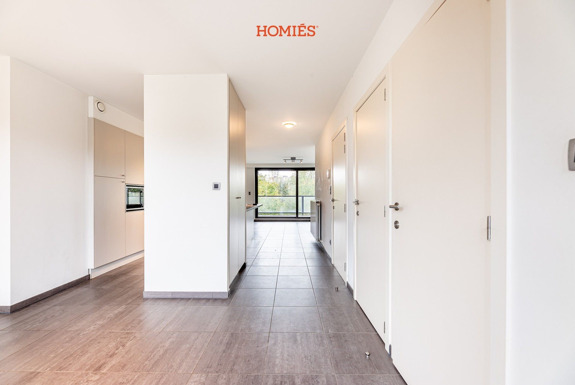 Ruim triplex appartement op strategische locatie foto 9