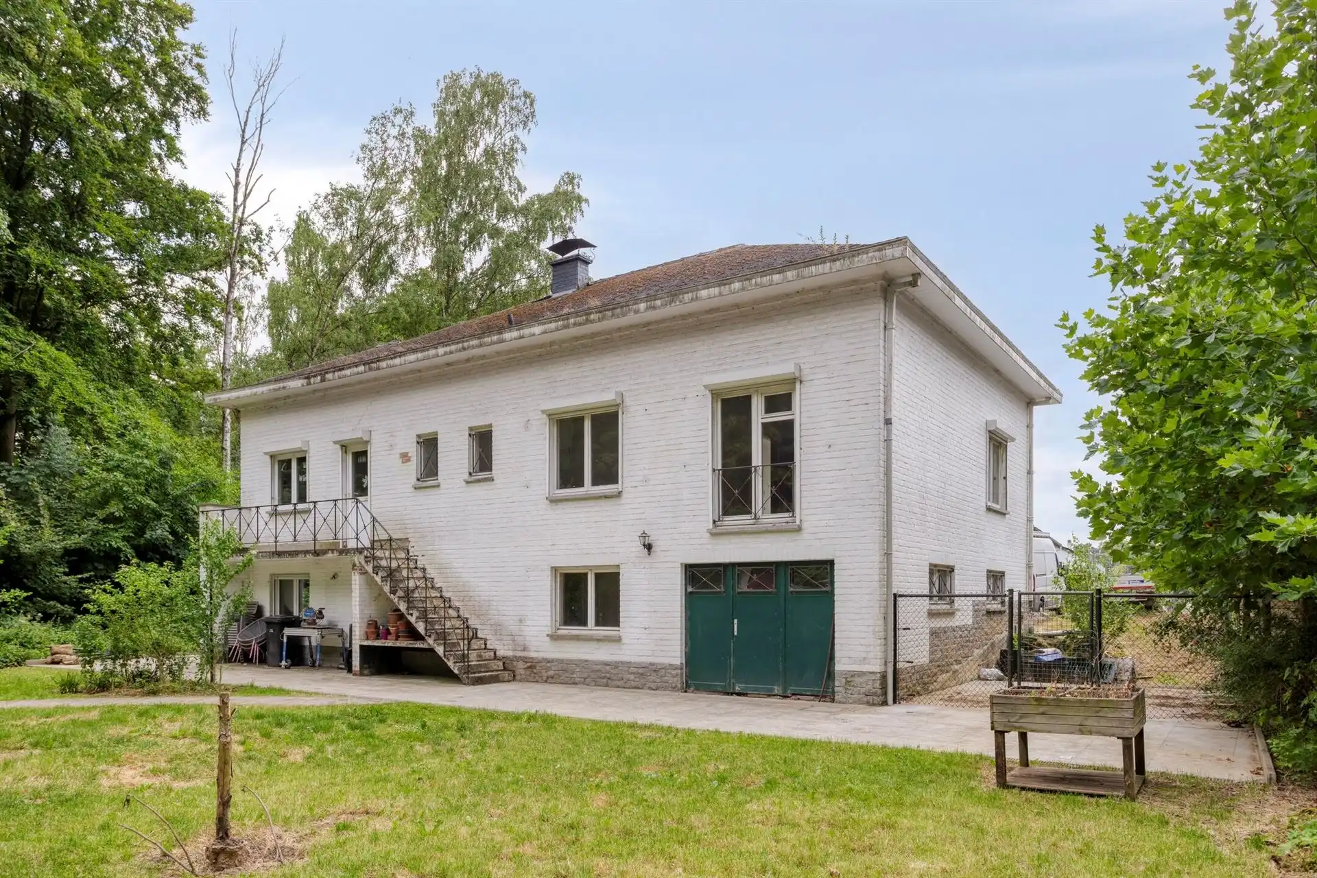 Klassieke villa met enorm potentieel in rustige wijk foto 2