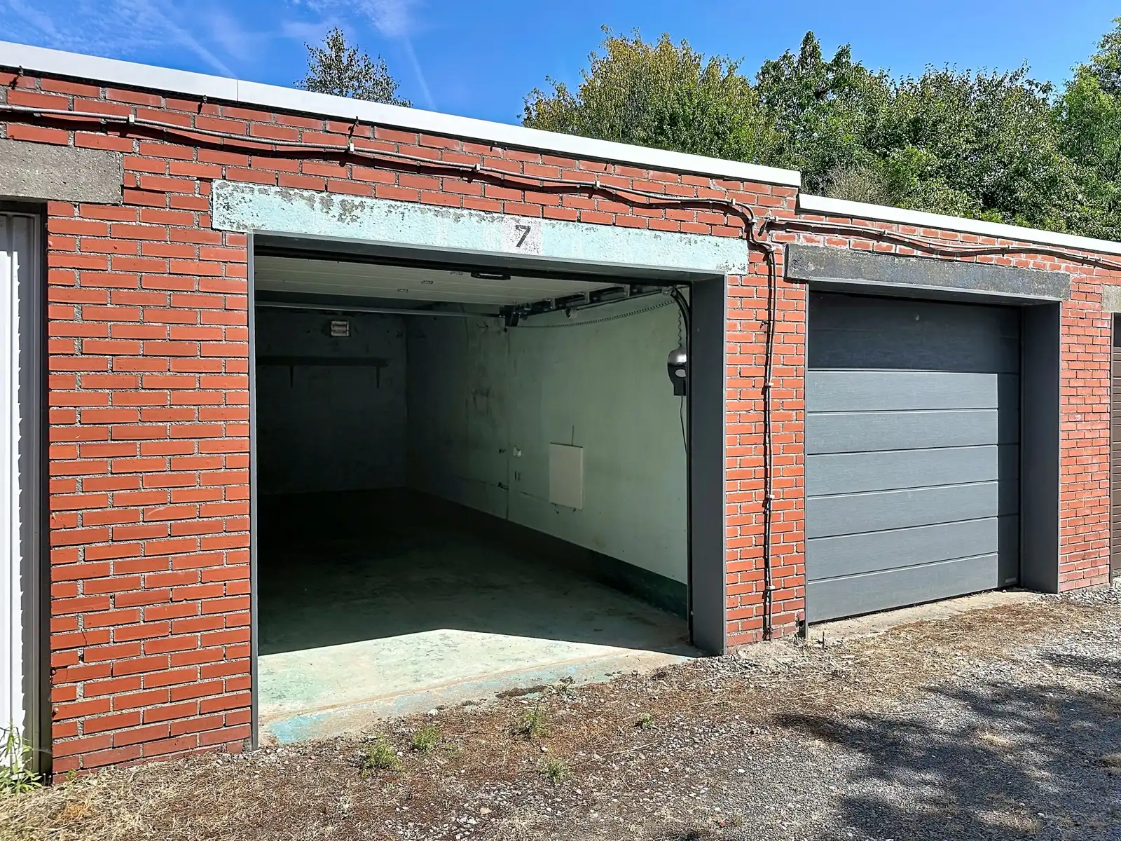 Garagebox met automatische poort foto 2