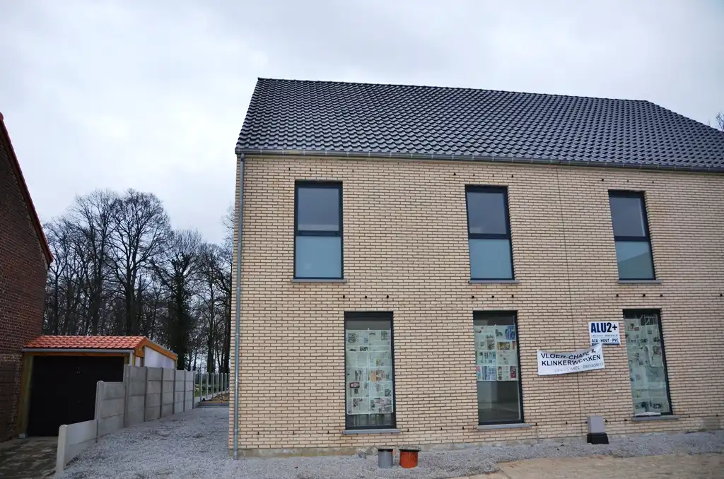 Recente woning te Duras met 3 slaapkamers en tuin met aangelegd terras. foto 2