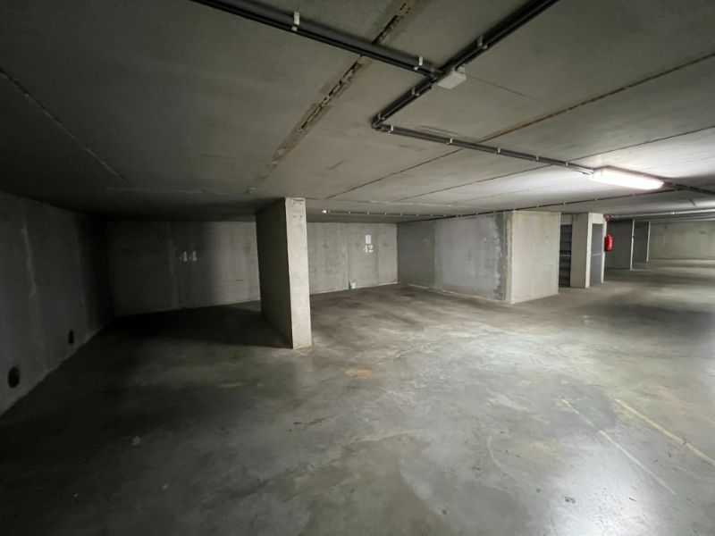 --- NIEUW --- Ondergrondse (-2) autostaanplaats te huur te Gent centrum foto 4