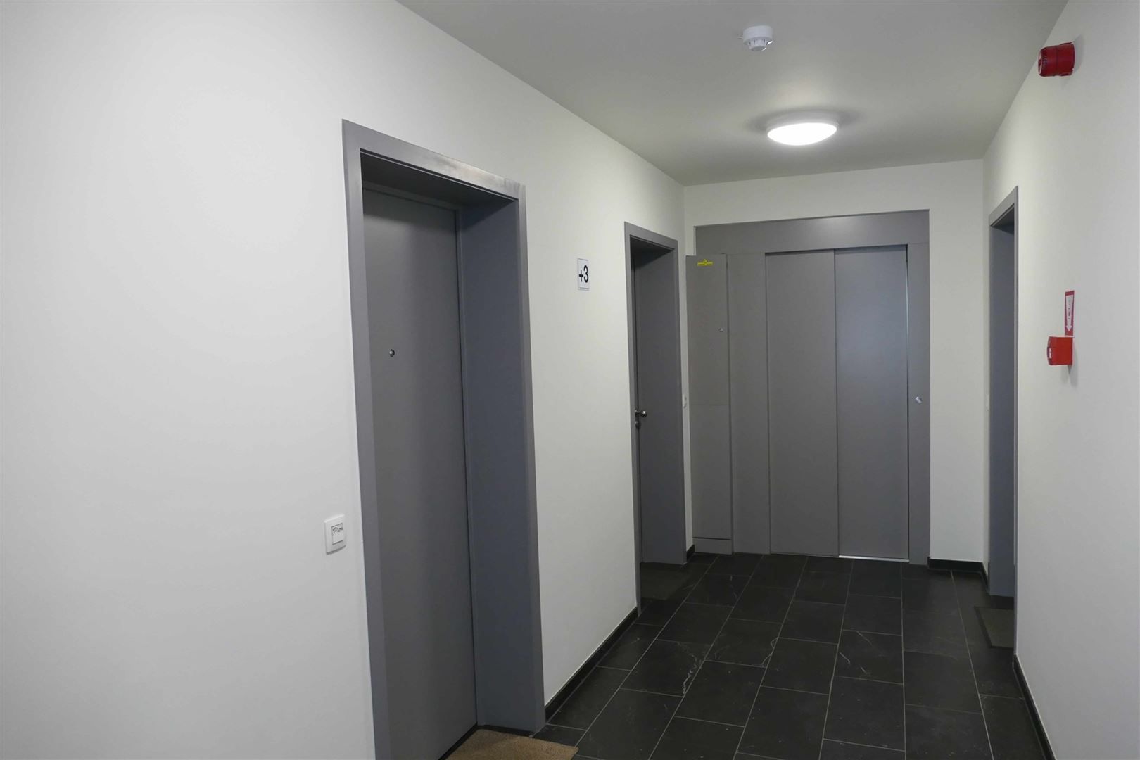 Modern 1-Slaapkamer Appartement in Sint-Niklaas foto 14