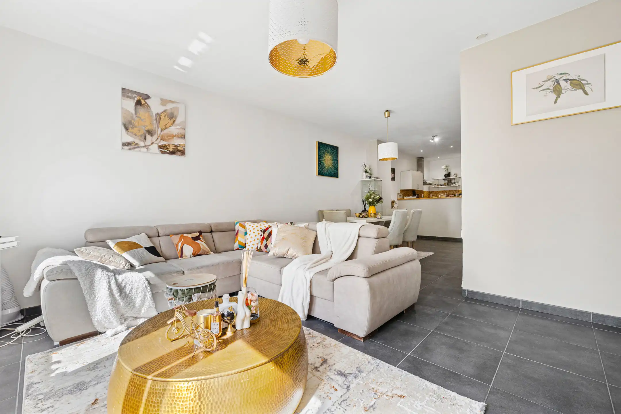 Ruim appartement met 1 slaapkamer van ± 75m² foto 13