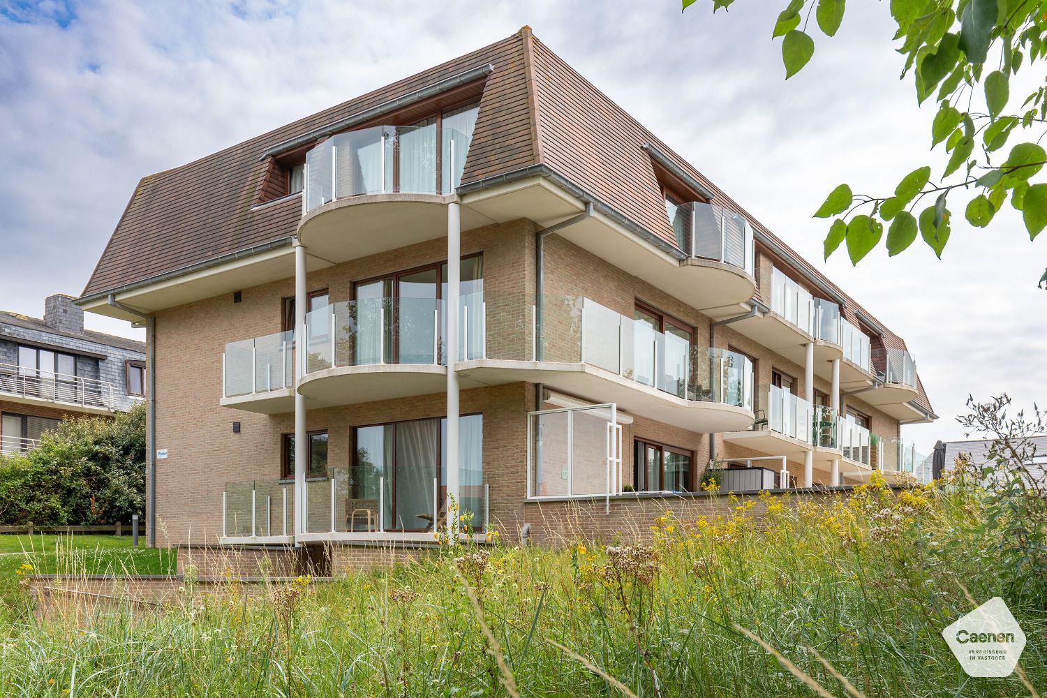 Zongericht appartement op topligging met garage! foto {{pictureIndex}}