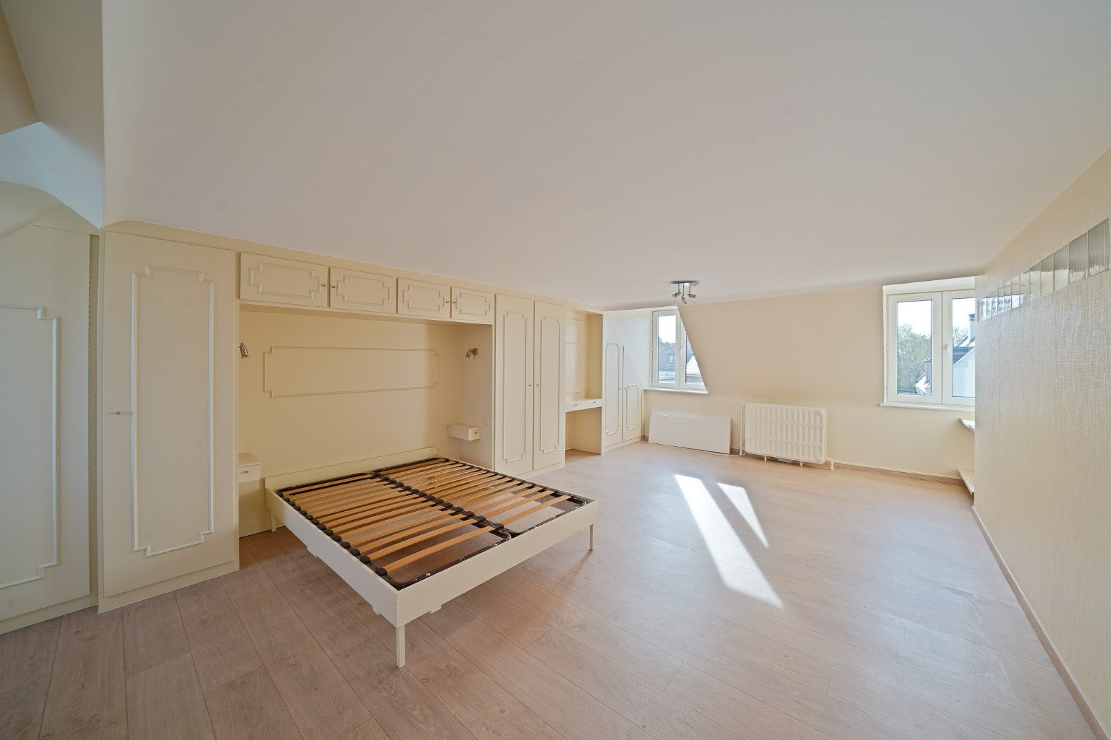 Te moderniseren woning met tuin en grote garage in Stene (Oostende) foto 14