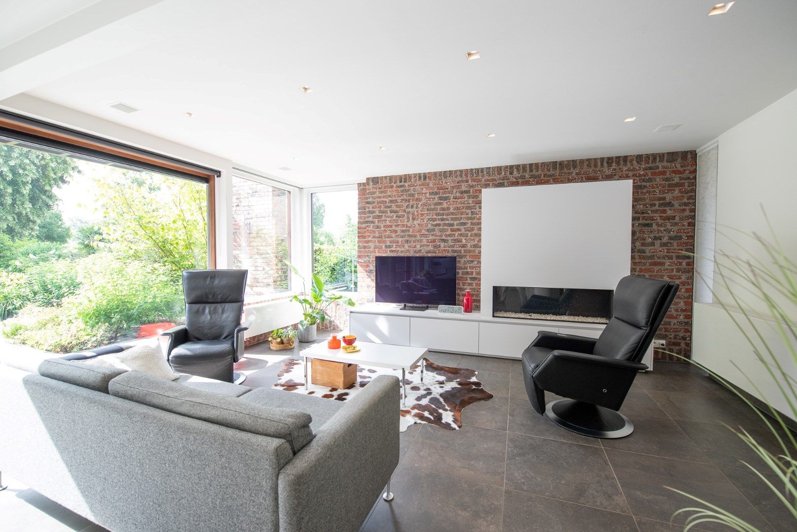 Prachtige villa te huur volledig omgeven in het groen! foto 3