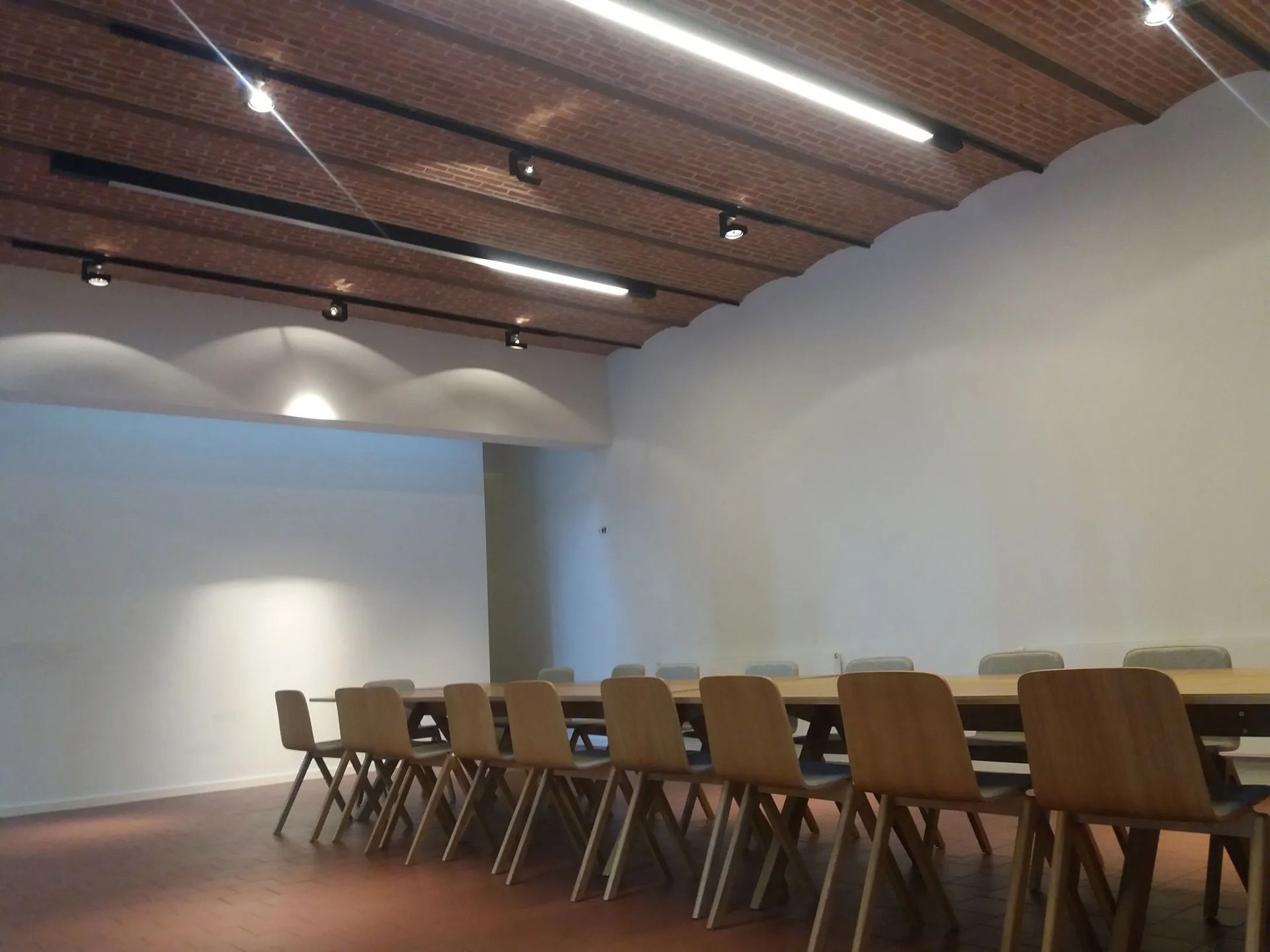 Moderne en Strategisch Gelegen Kantoorruimtes in Antwerpen  foto 4