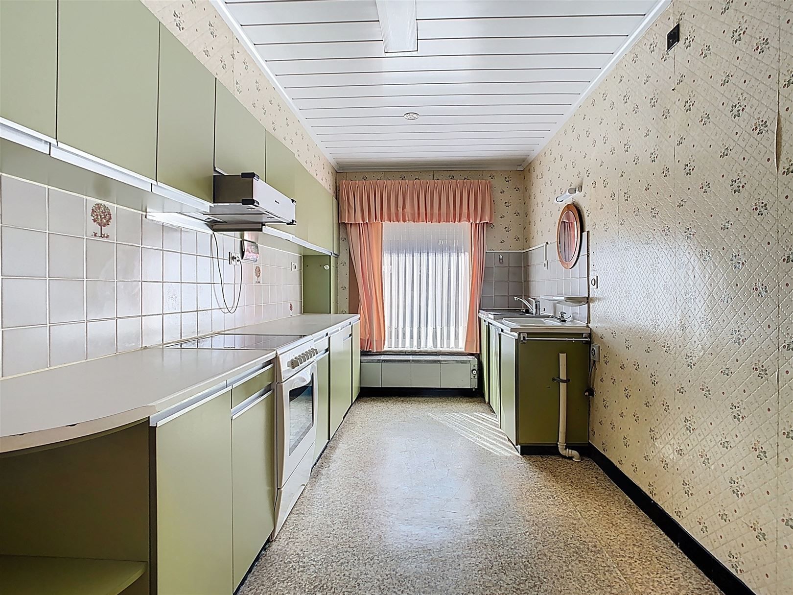 Te renoveren woning, 4 slpks, bijgebouwen, tuin, 9a 71ca  foto 15