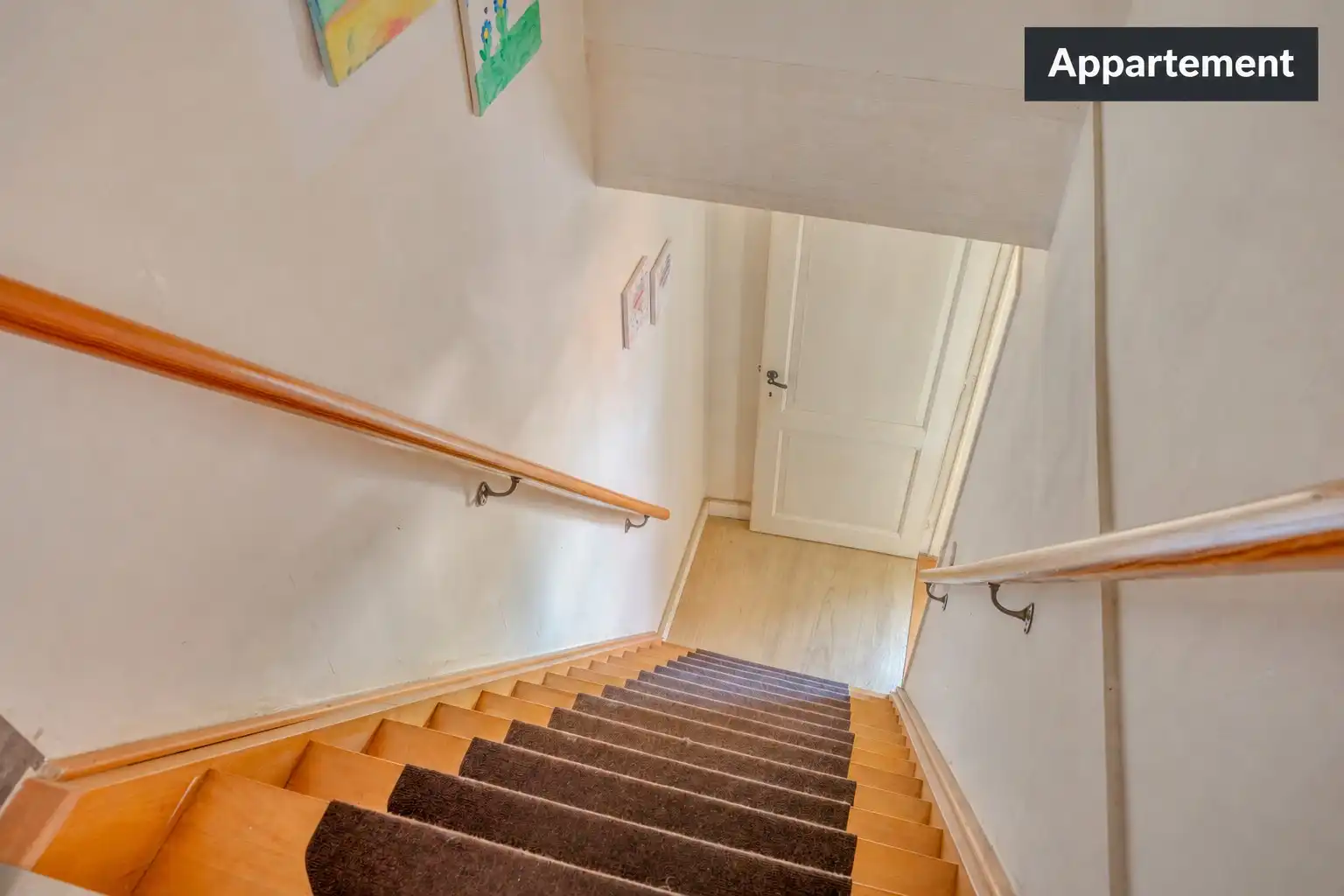 Karaktervol hoekpand met woning en appartement in Riemst foto 26