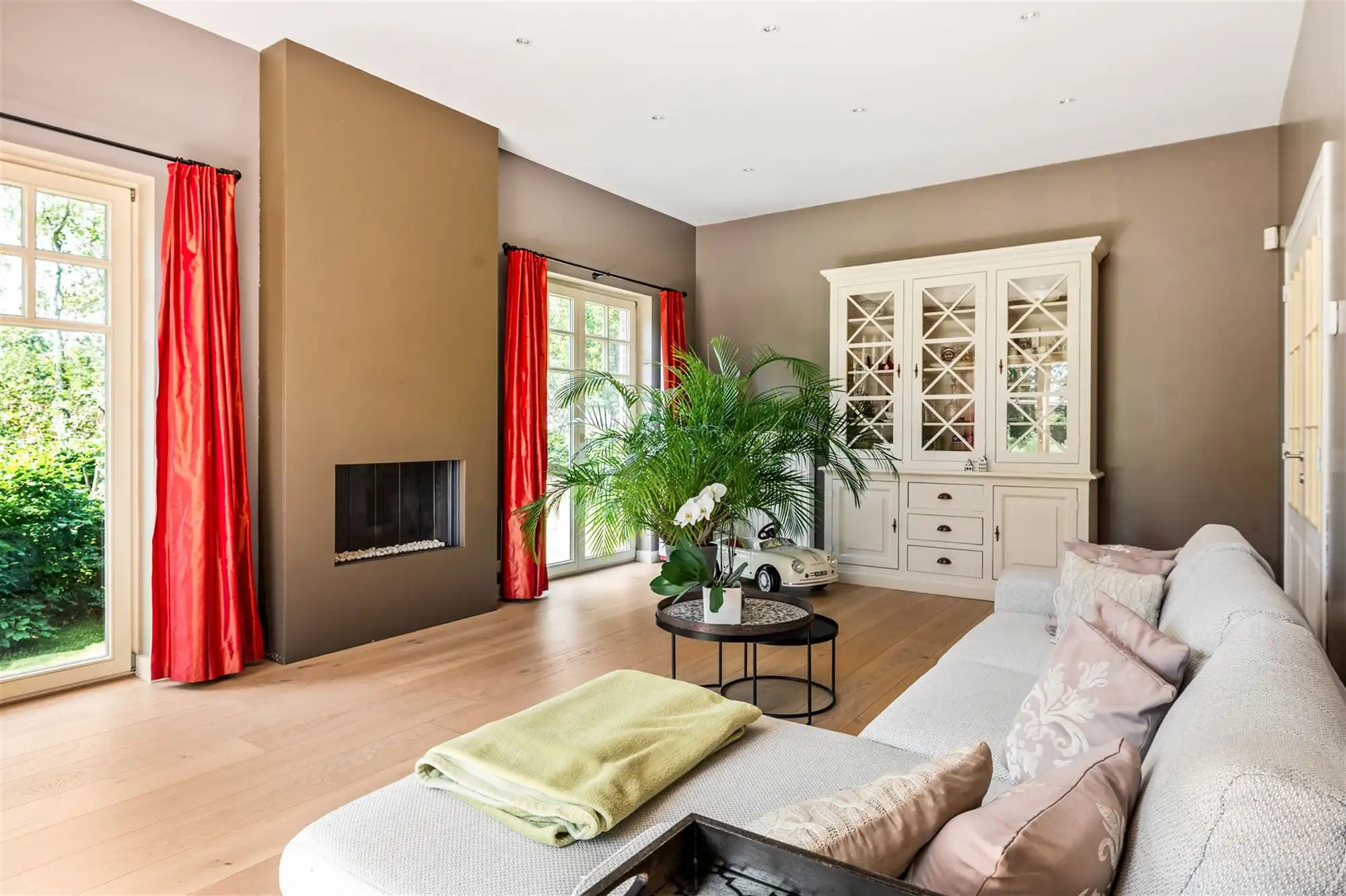 Elegante herenwoning met 4 slaapkamers, ruime zolder en zonnige tuin in Koningshooikt foto 4