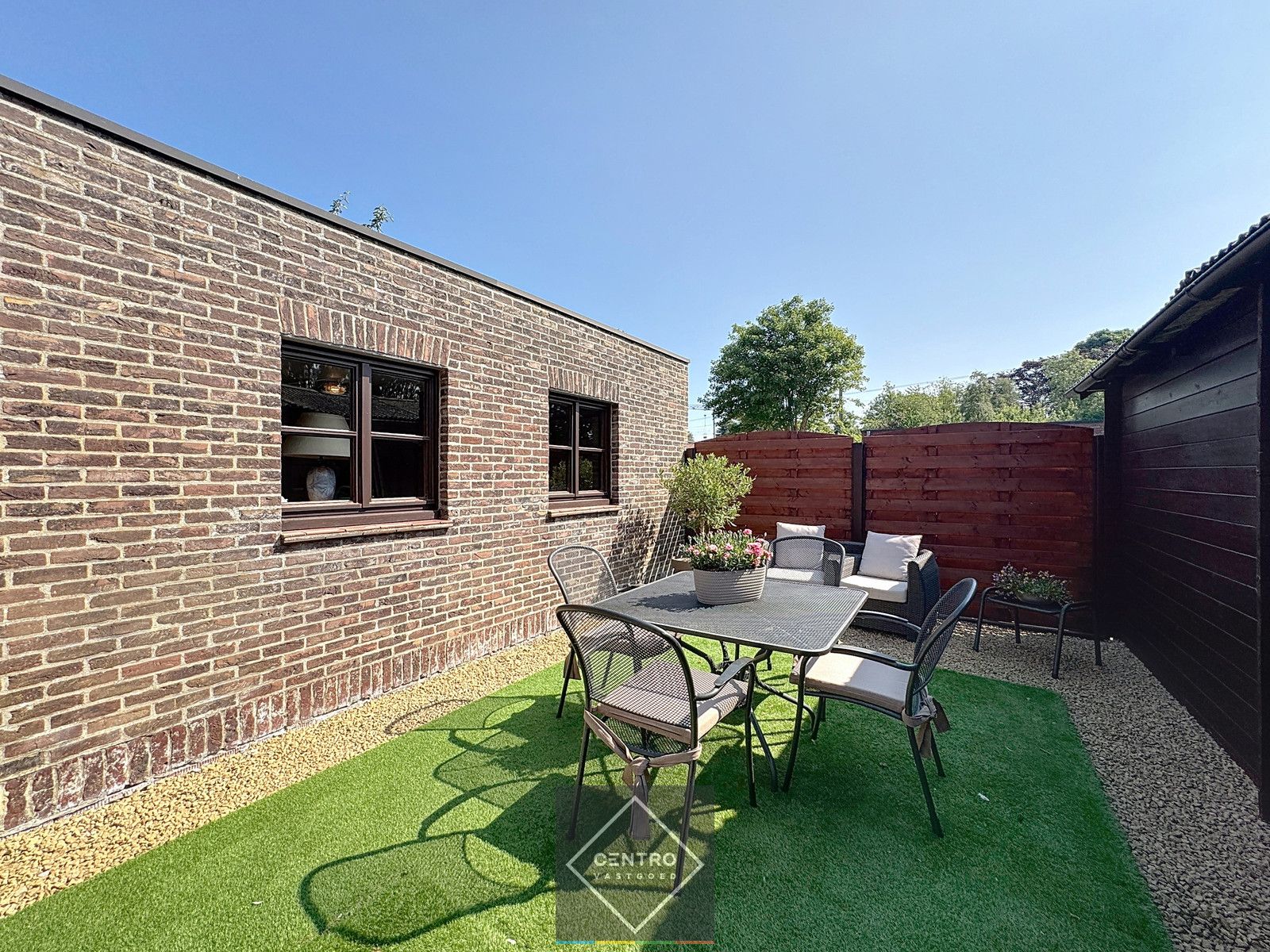 PERFECT ONDERHOUDEN woning met 3  à 4 slpks en 2 garages! foto 26