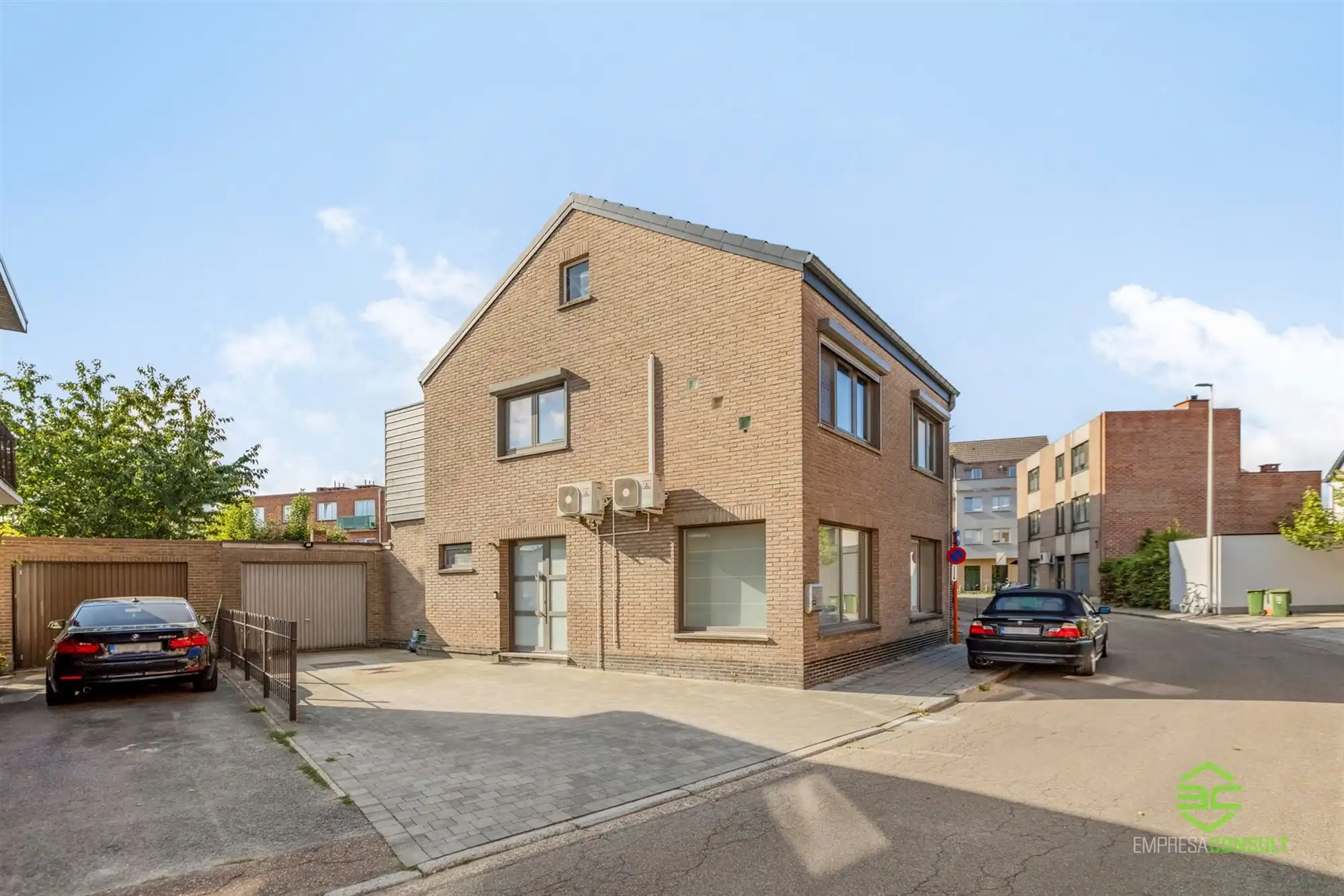 Instapklare gezinswoning met 3/4 slpk in Kuringen! foto {{pictureIndex}}