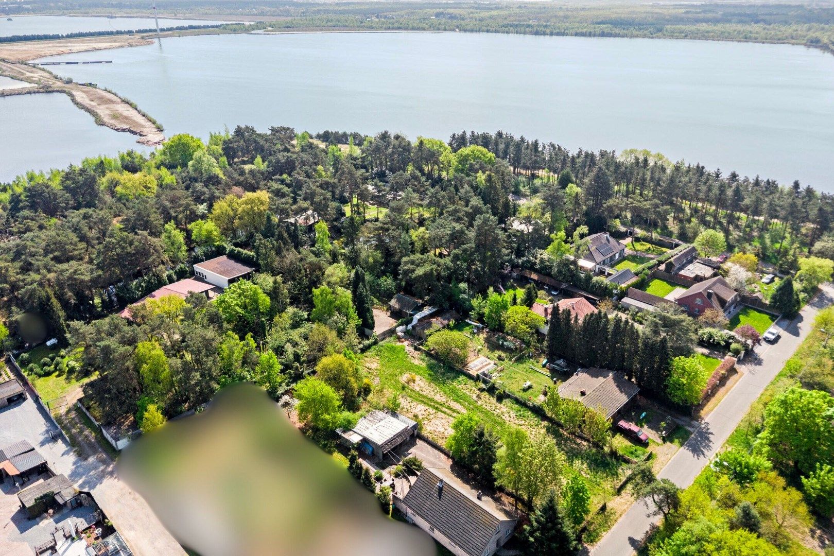 Prachtig gelegen bouwgrond van 1.277 m² voor ruime open bebouwing ! foto 2
