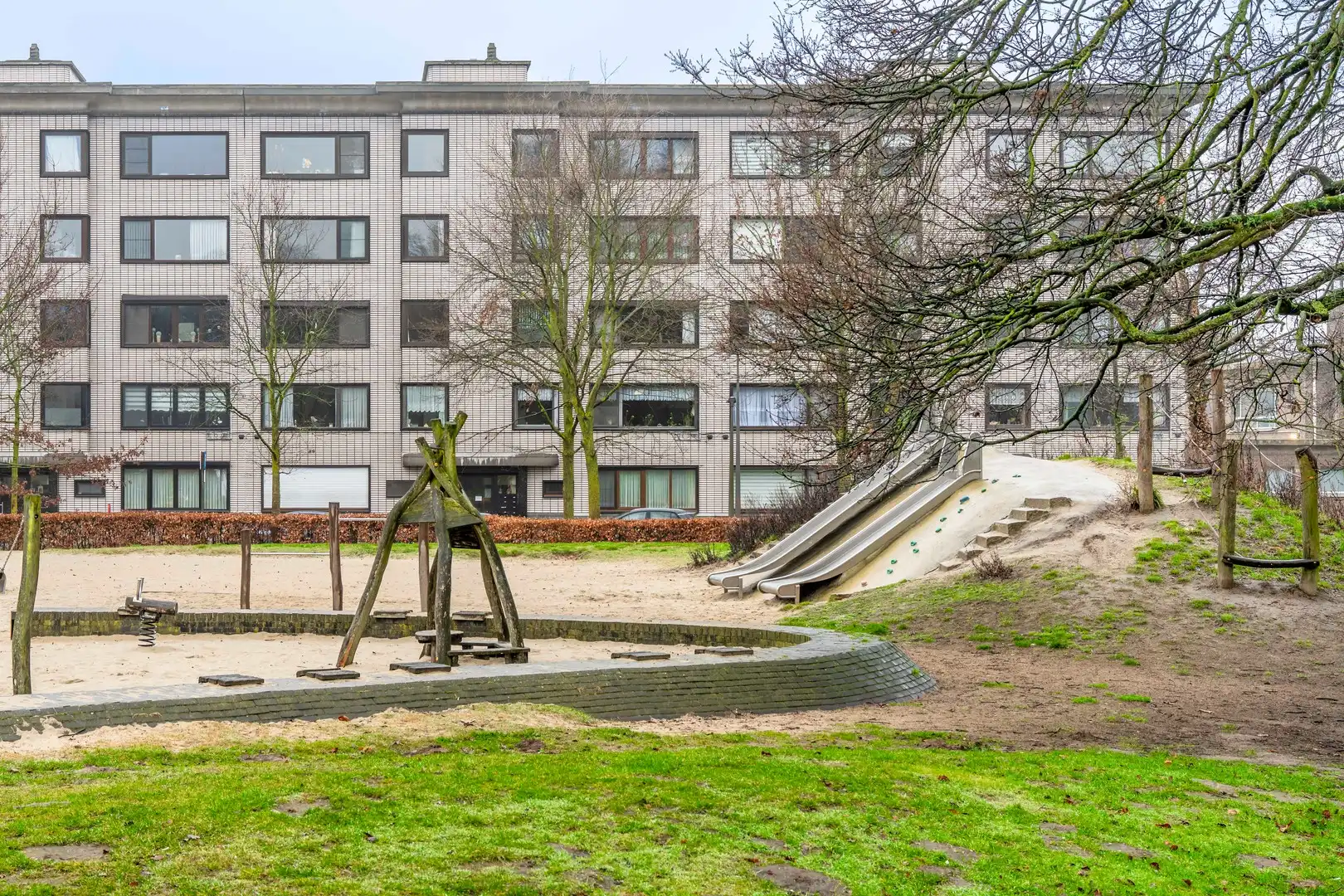 2-slaapkamerappartement met parkzicht! foto {{pictureIndex}}