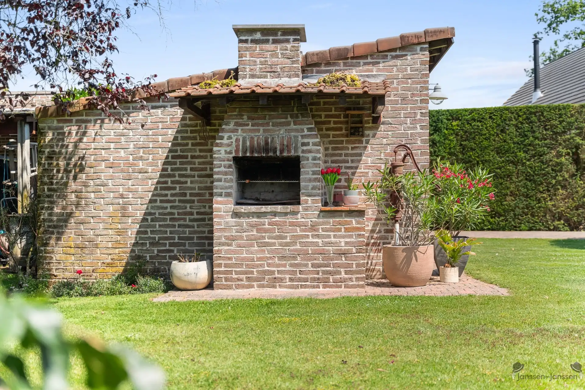 instapklare villa met zwembad foto 19